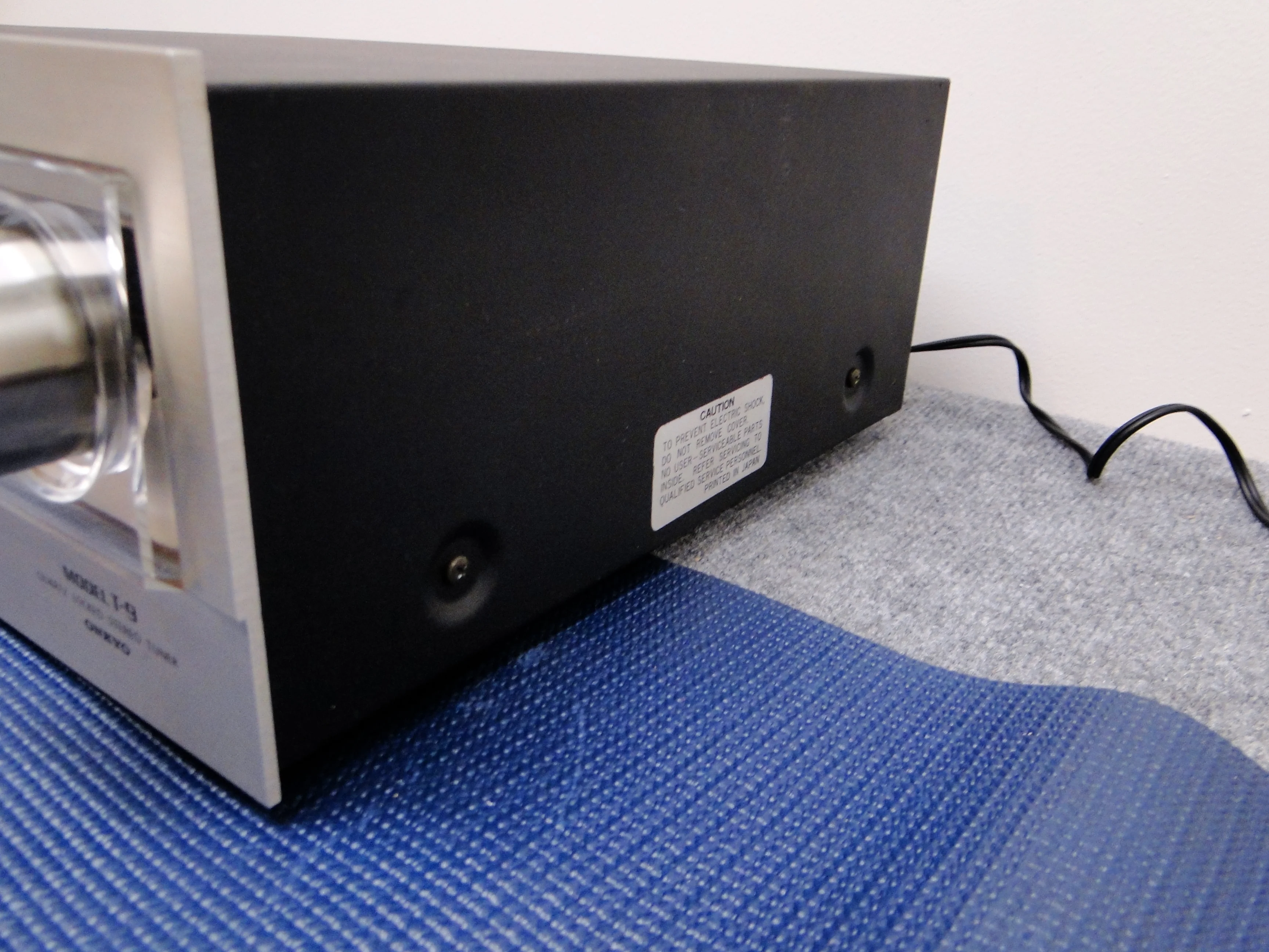Onkyo T9 Stereo Tuner - Image 8