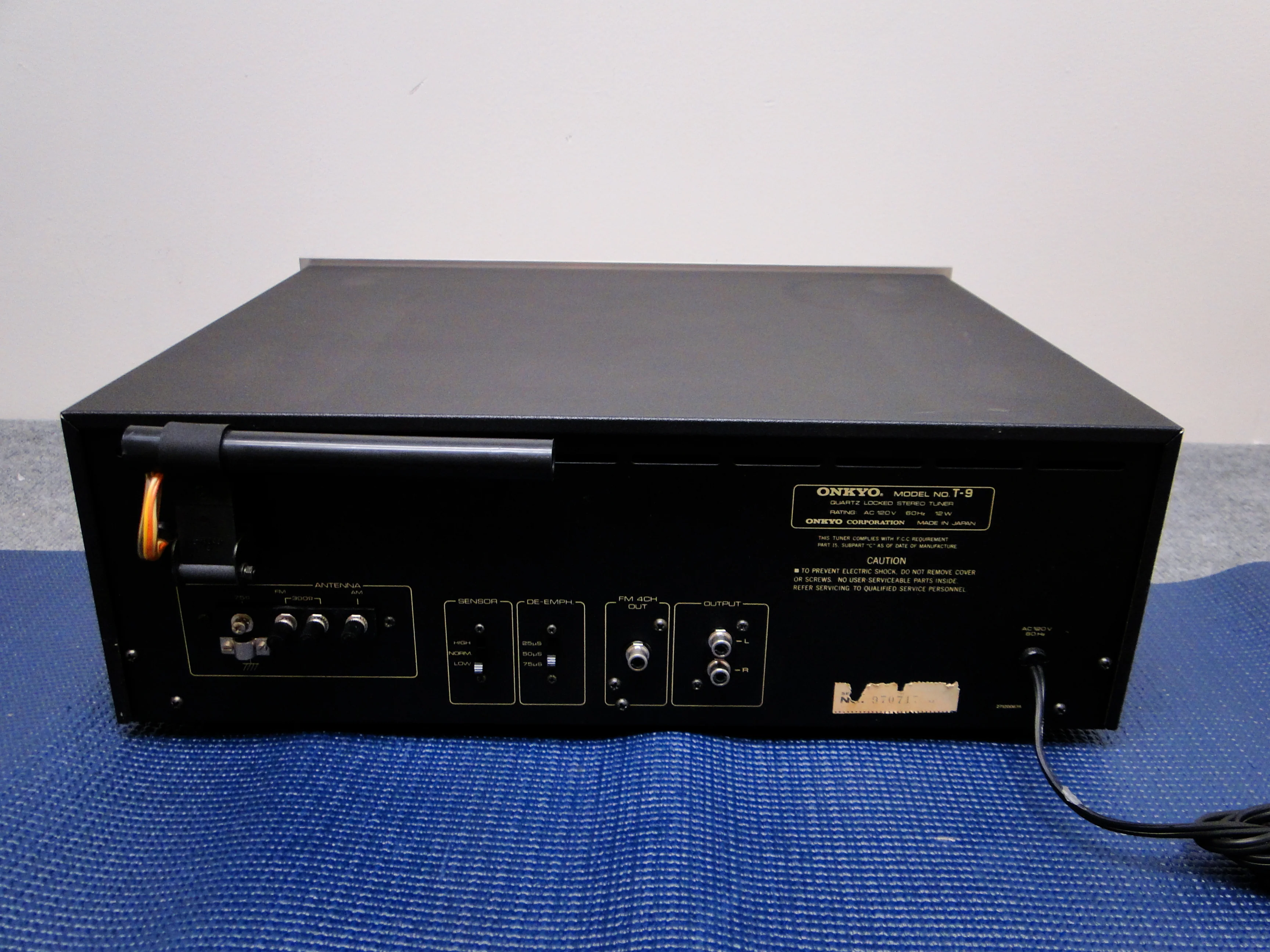 Onkyo T9 Stereo Tuner - Image 9