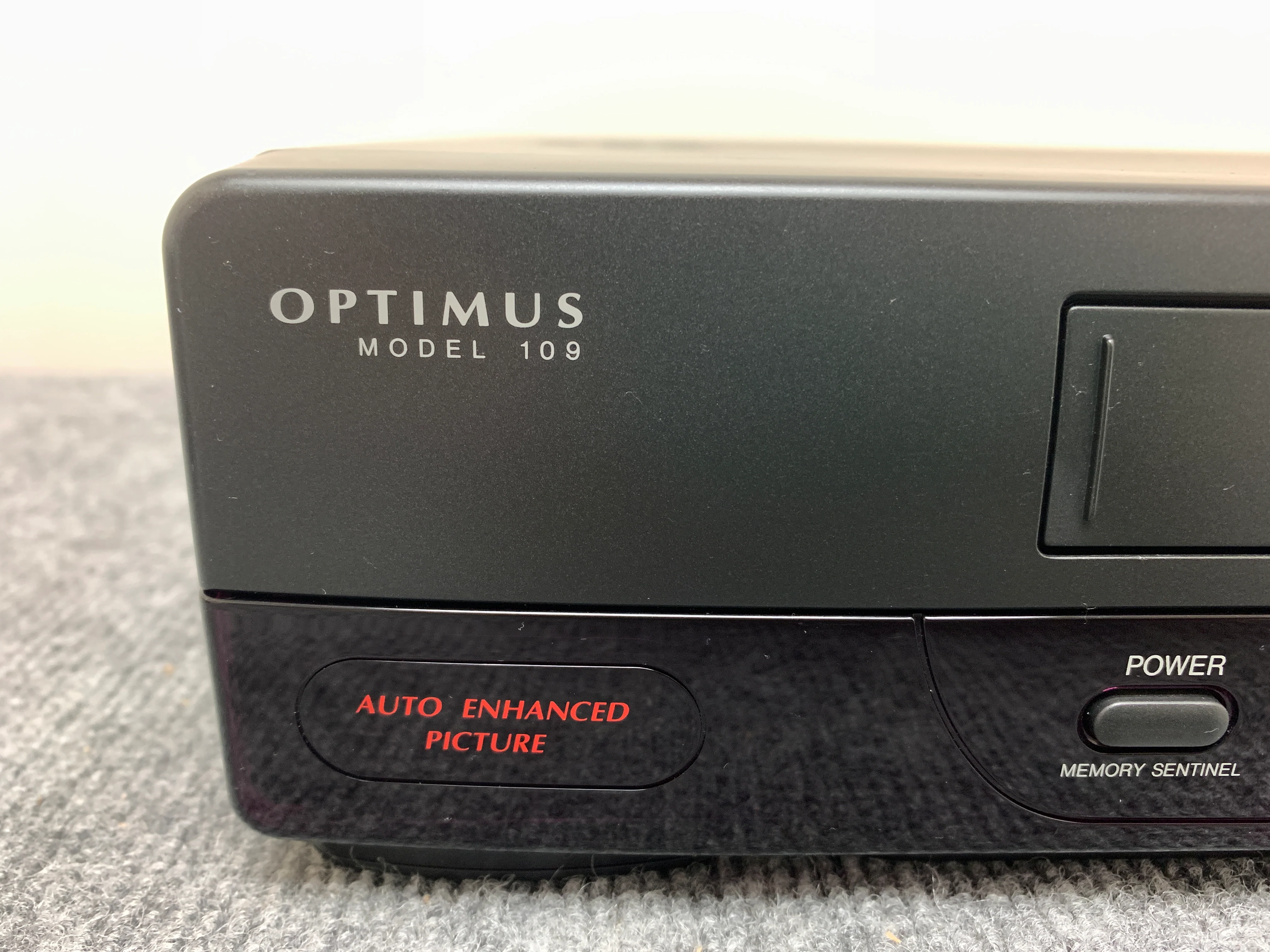 Optimus Model 109 VHS Video Cassette Recorder - Image 2