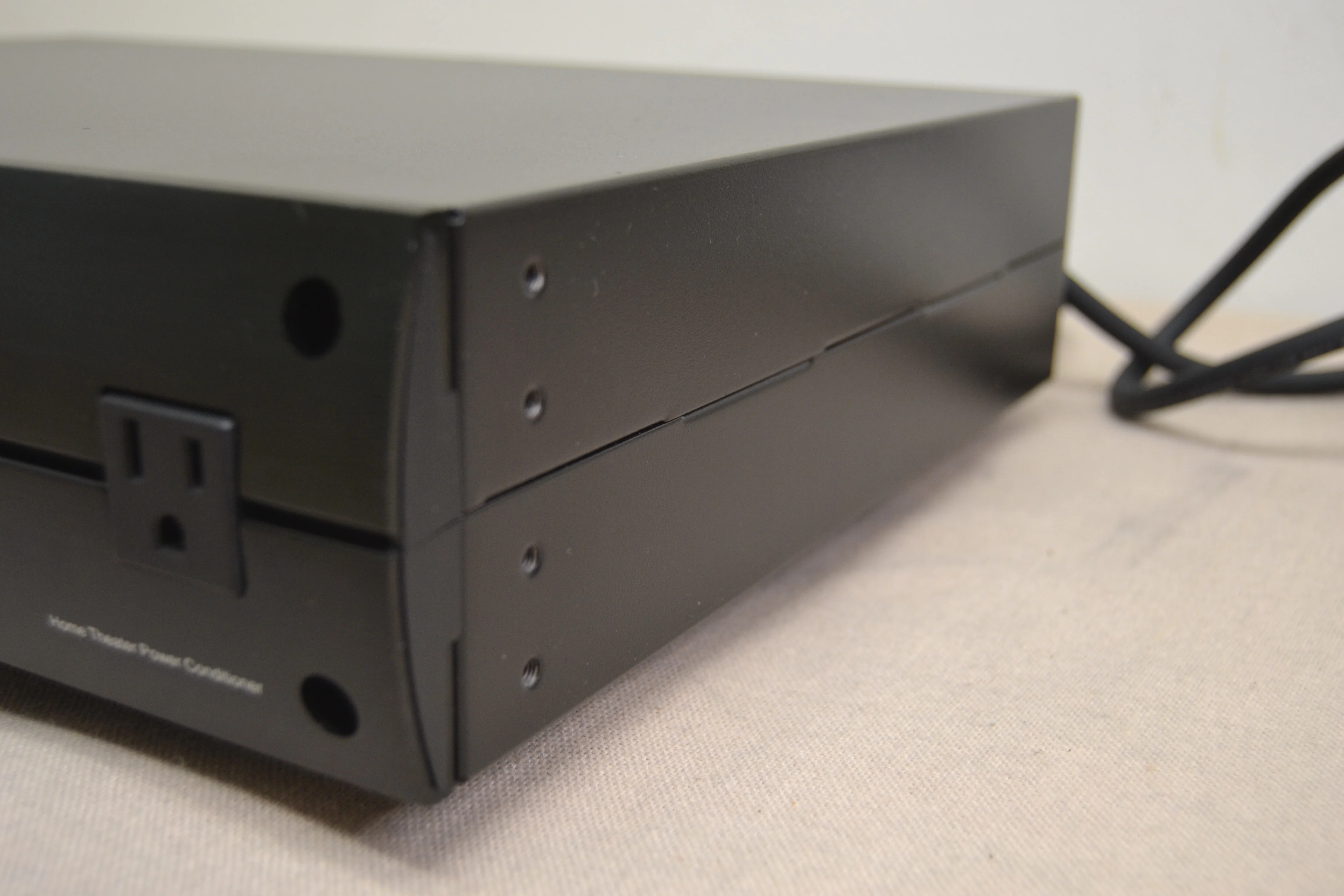 Panamax MAX® 5100-EX Power line conditioner and surge protector - Image 10