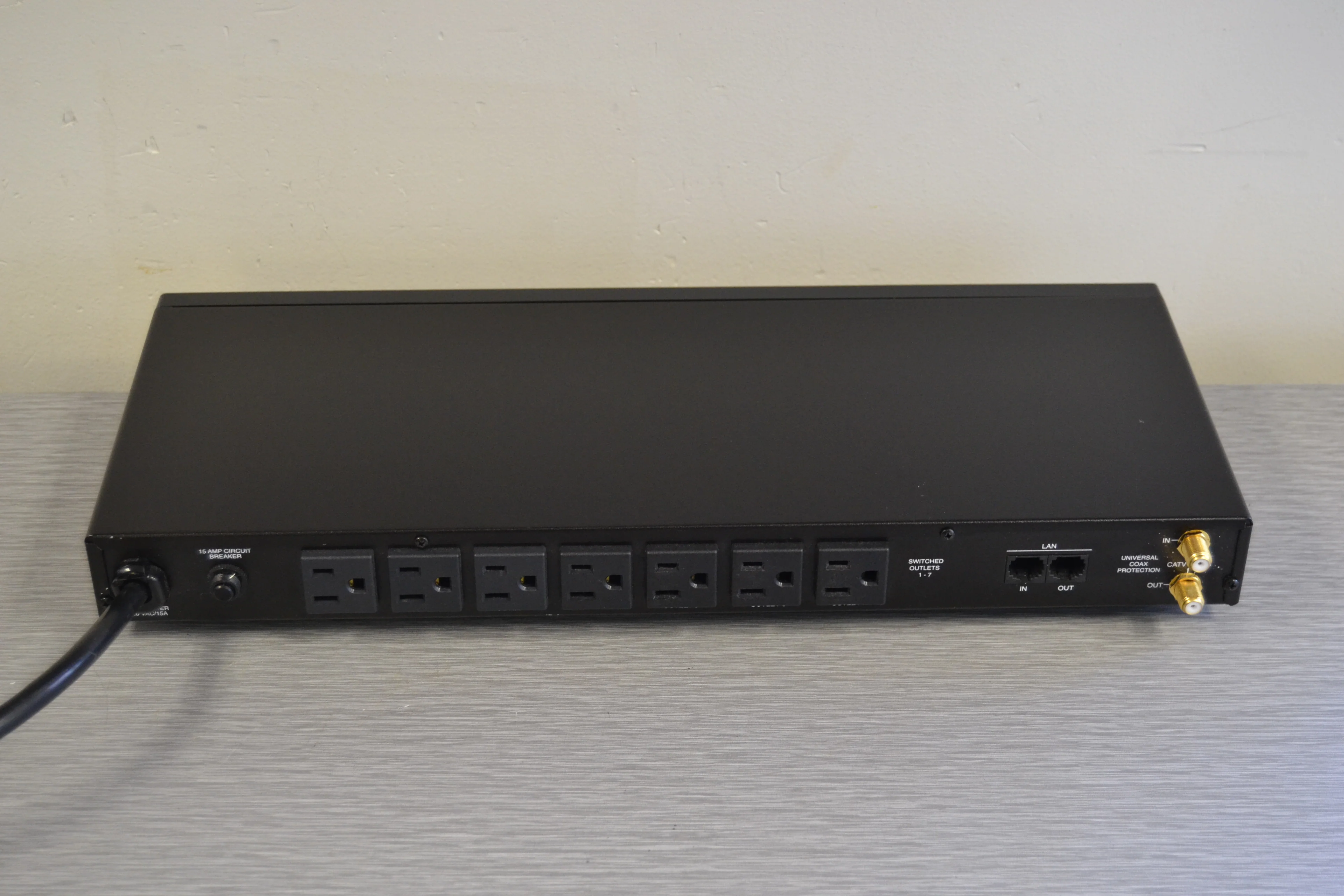 Panamax MR4000 8-Outlet Home Theater Power Conditioner Noise Filtration - Image 8