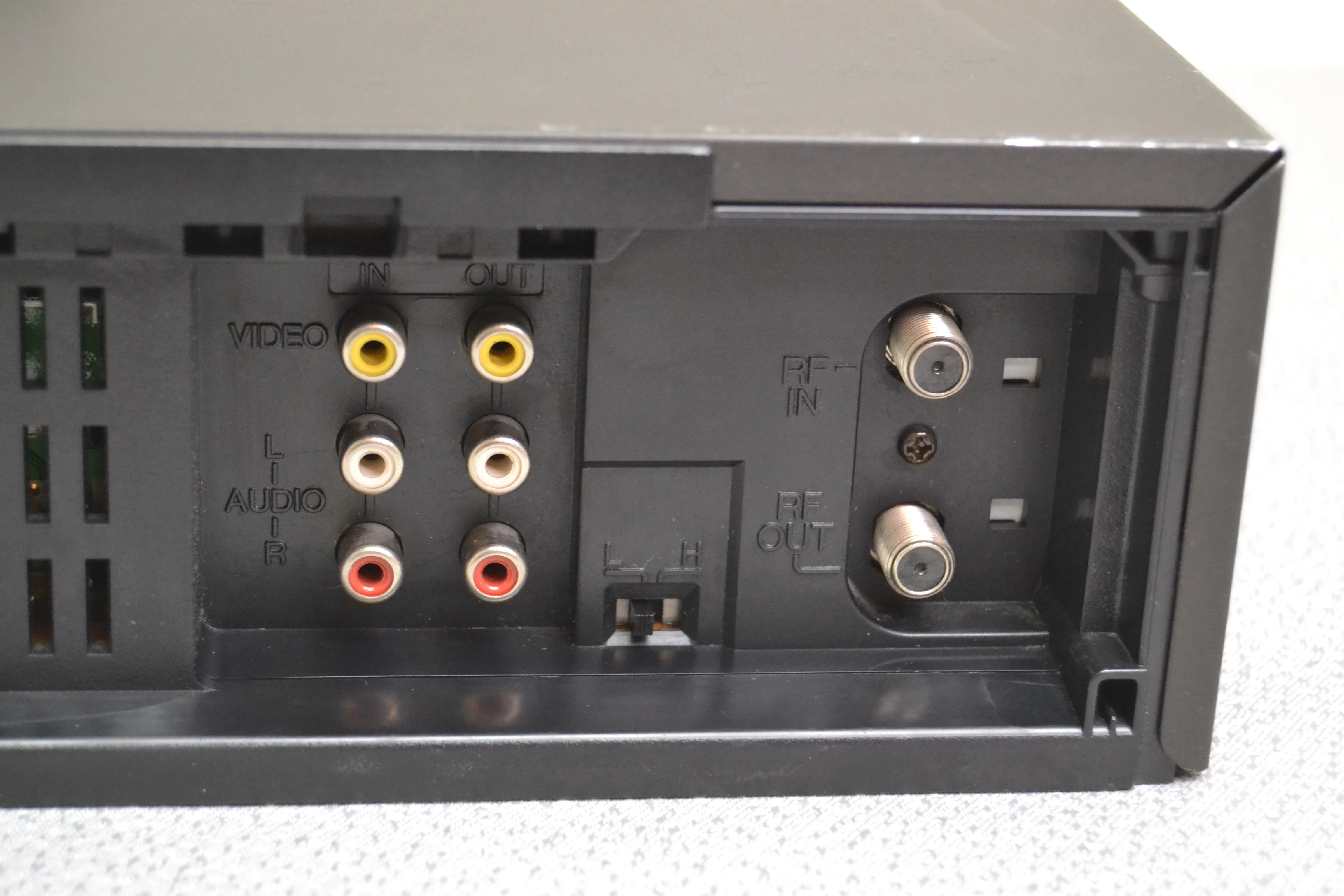 Panasonic AG-2560 Hi-Fi Stereo Video Cassette Recorder * Remote - Image 14