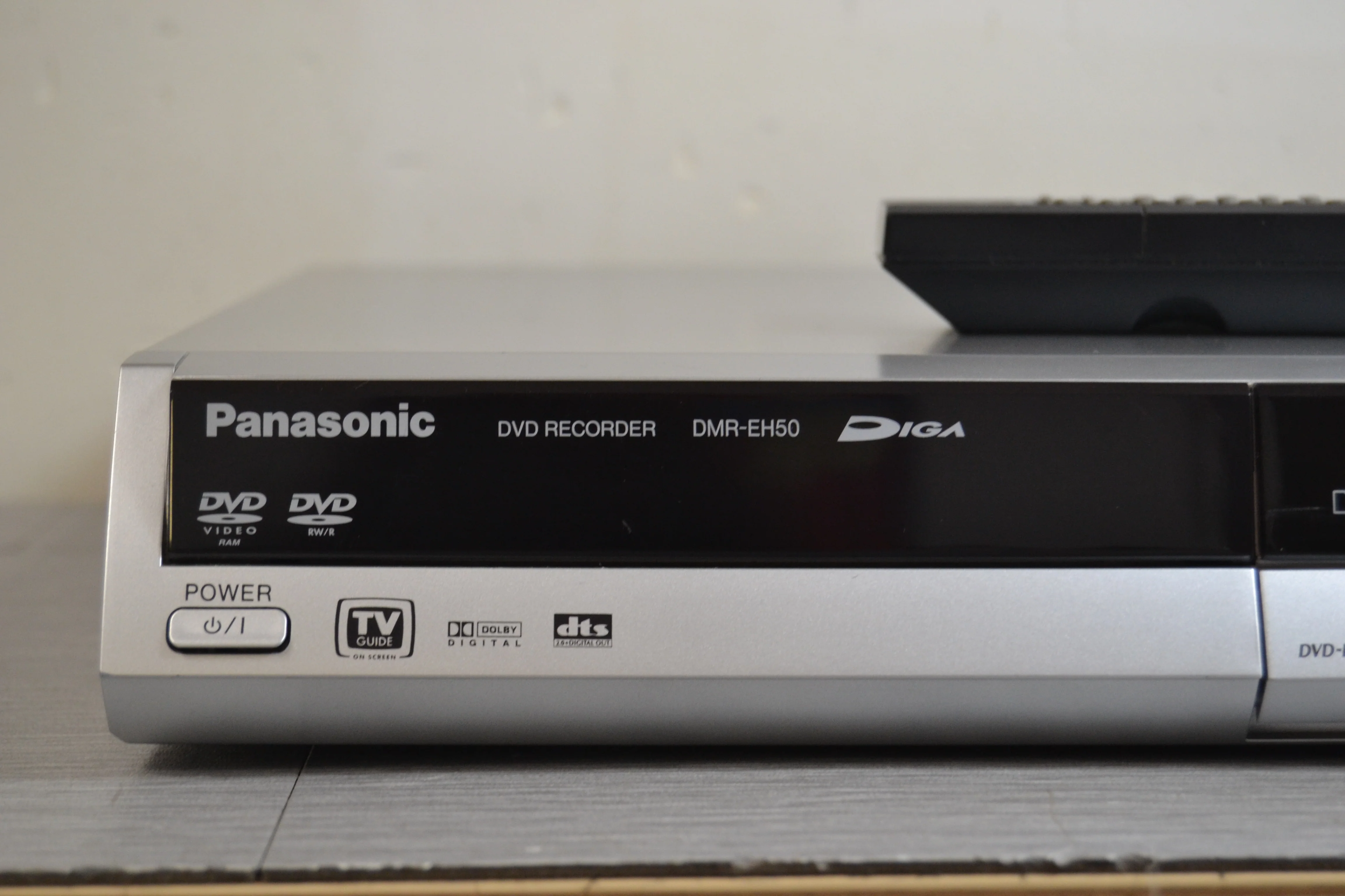 Panasonic DMR-EH50 DVD Recorder * Remote - Image 3