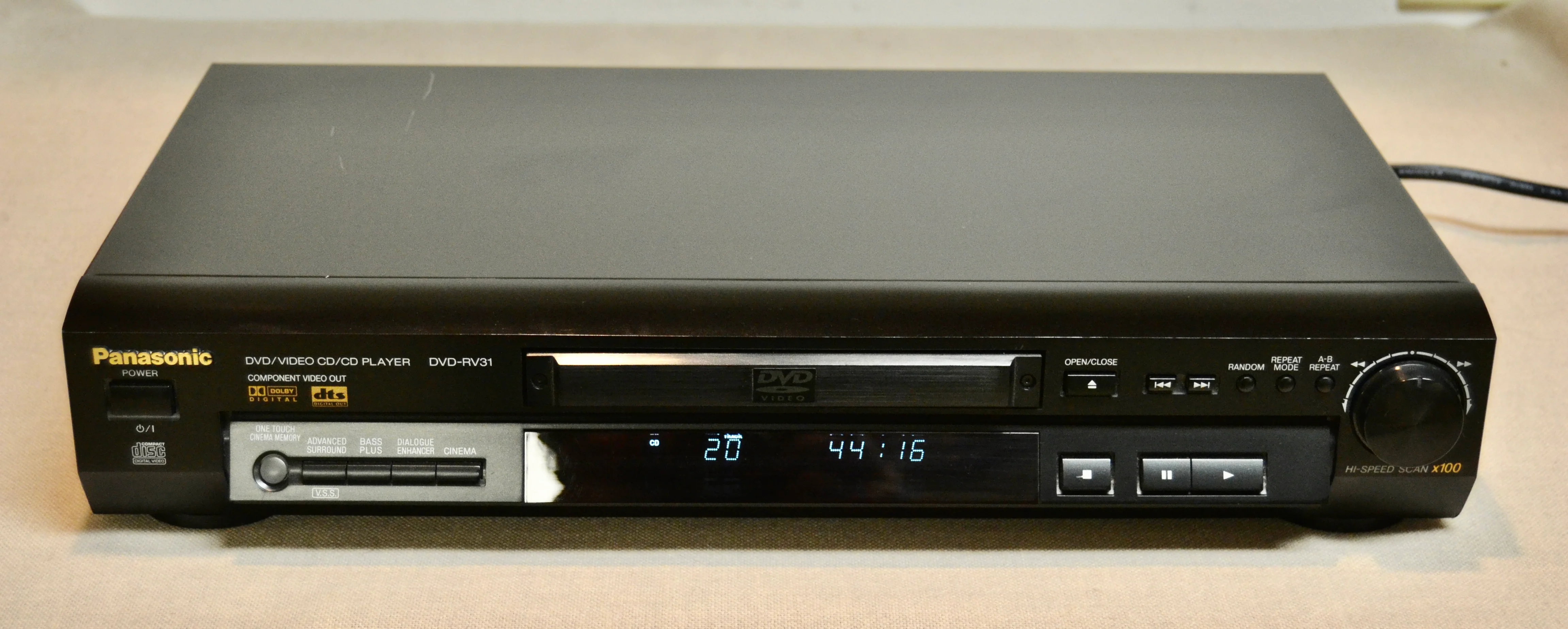 Panasonic DVD-D31 CD/DVD Single Player