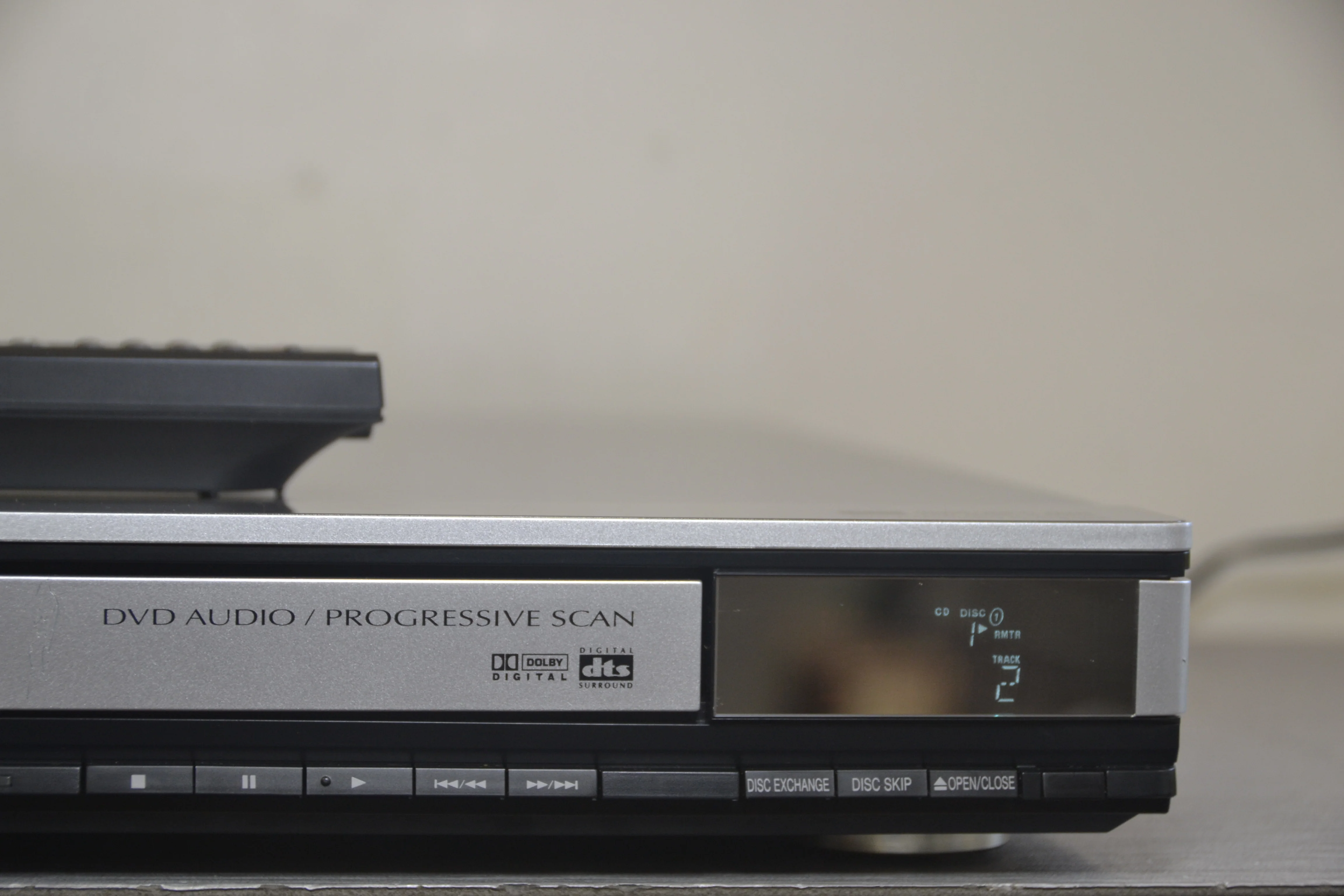 Panasonic DVD-F85 Cd/DVD Carousel * 5 Discs * Remote - Image 4