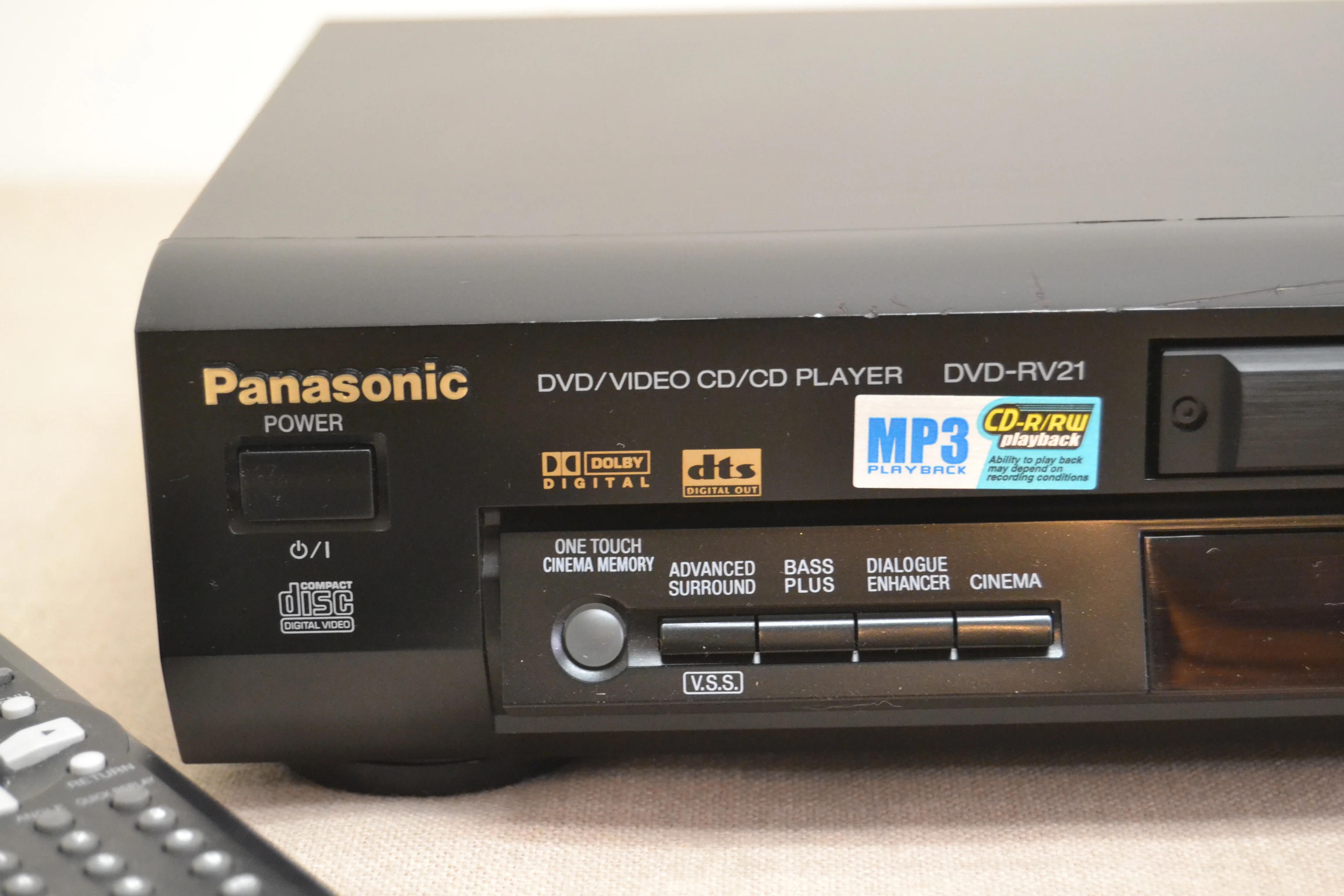 Panasonic DVD-RV21 CD/DVD Player * Remote Control - Image 2