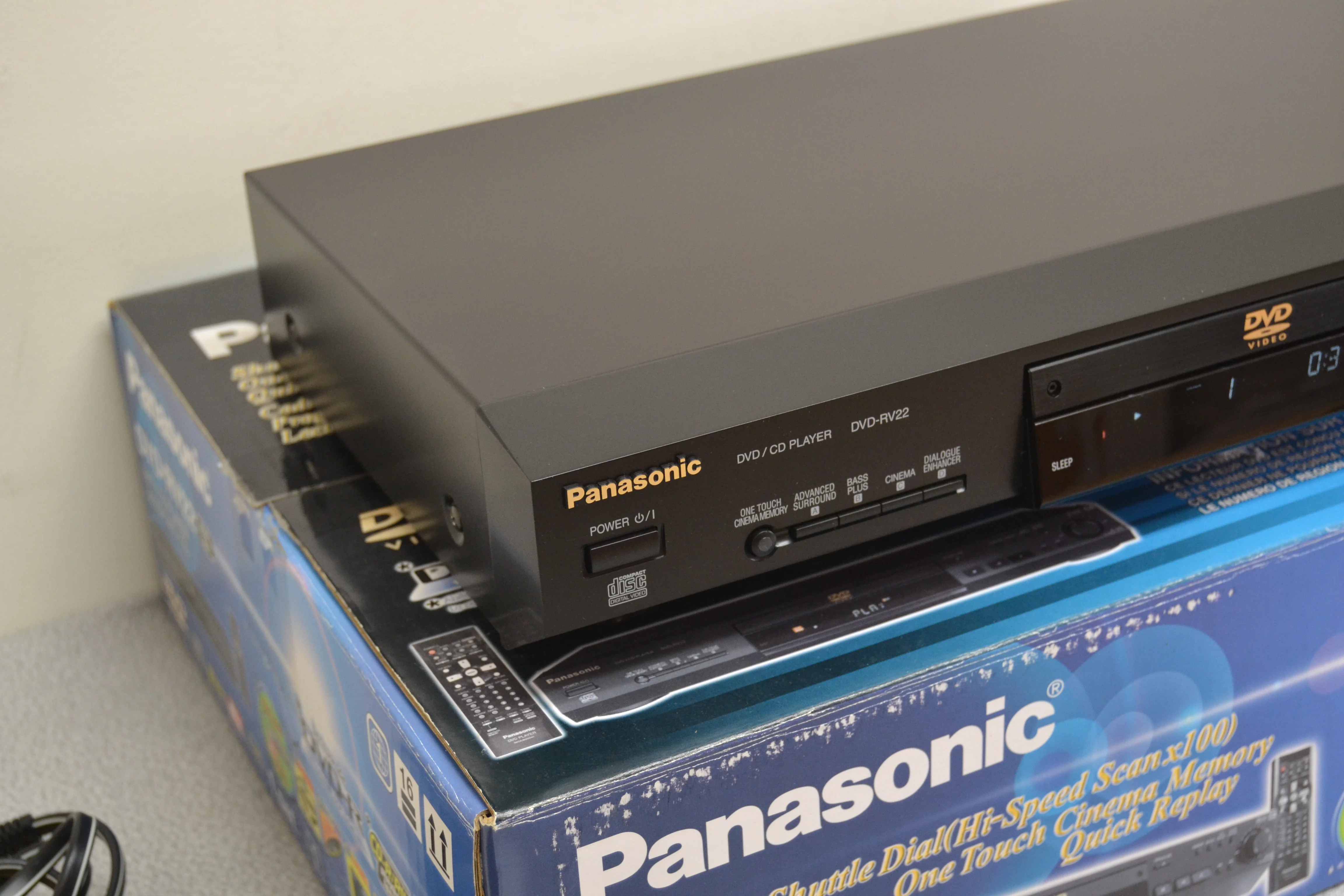 Panasonic DVD-RV22 DVD Player * Box * manual * Remote - Image 9