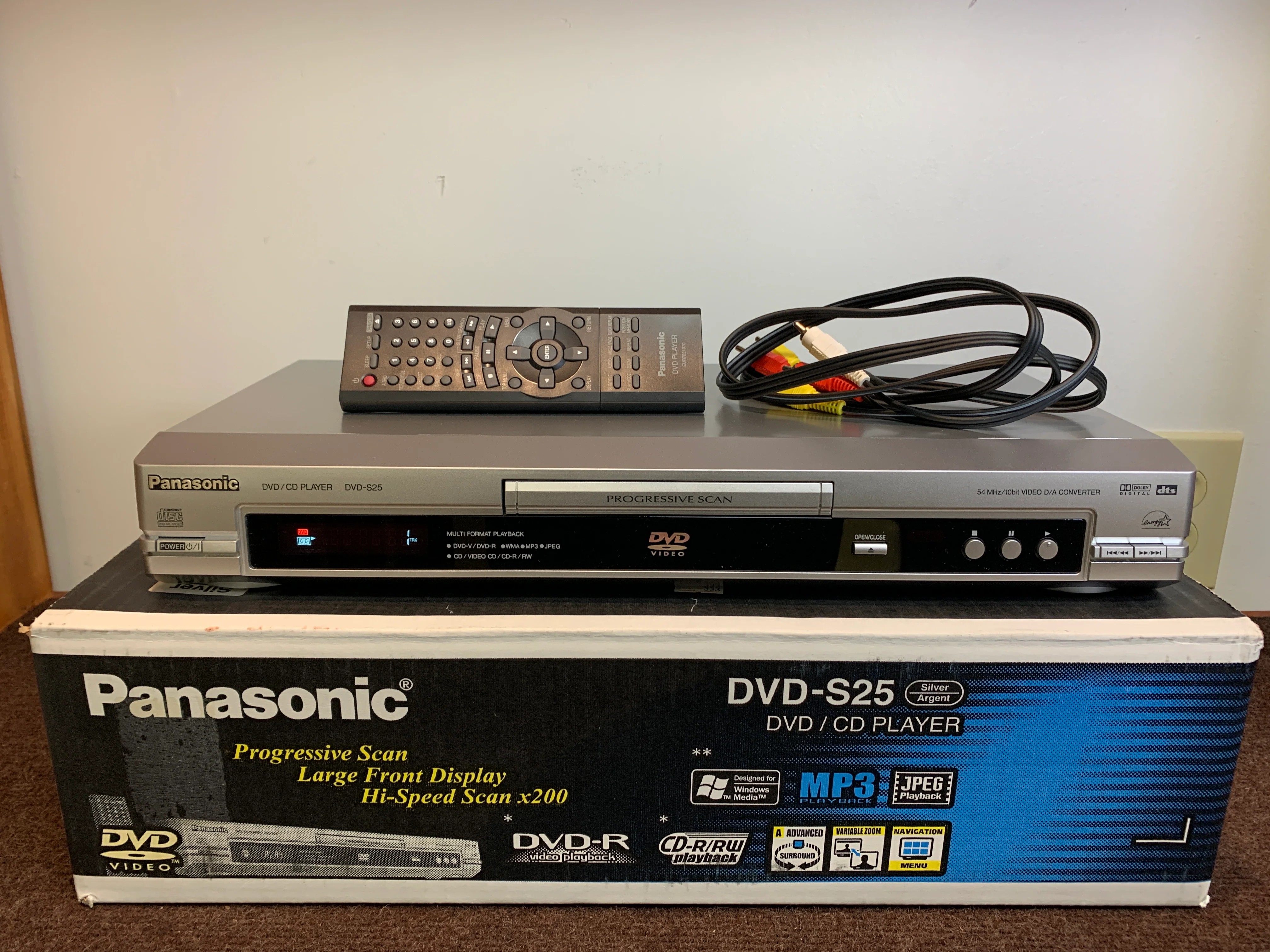 Panasonic DVD-S25 CD/DVD Single Player * Remote * Box