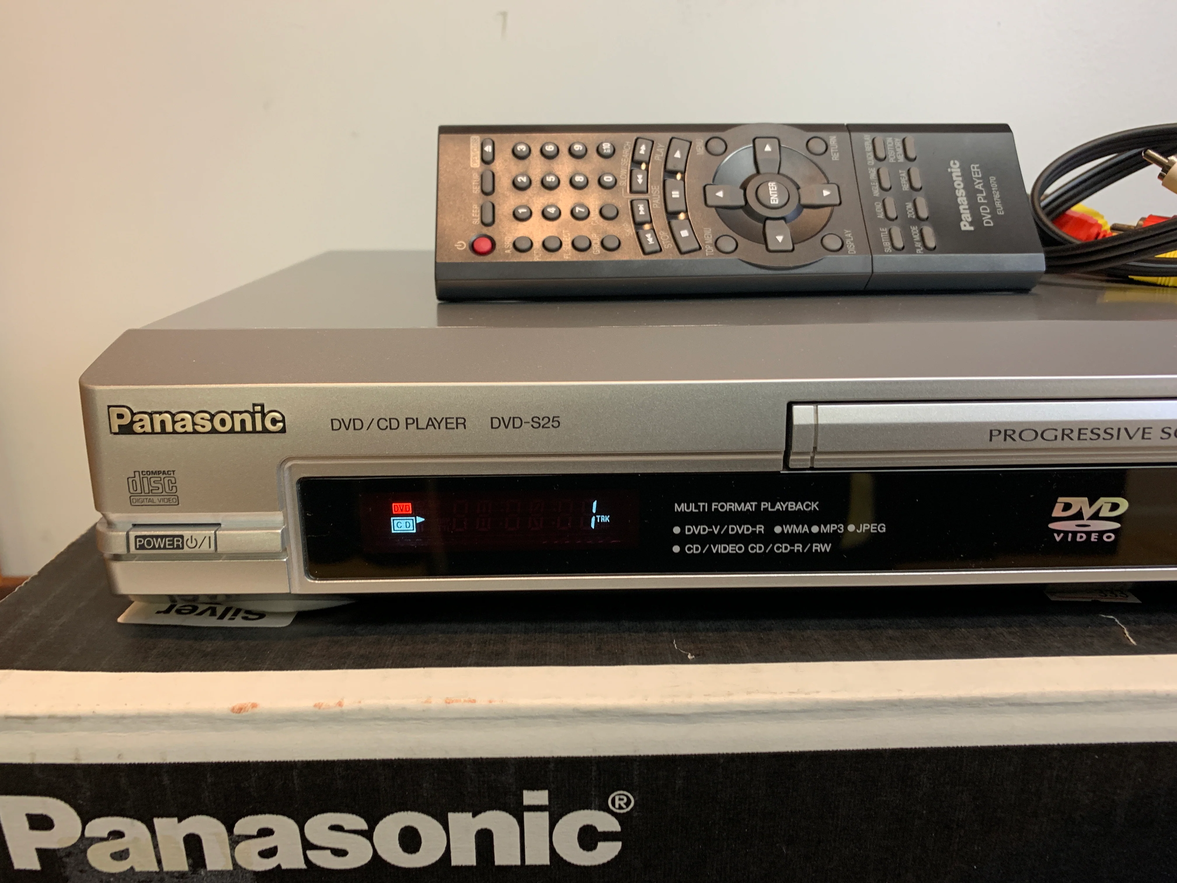 Panasonic DVD-S25 CD/DVD Single Player * Remote * Box - Image 2