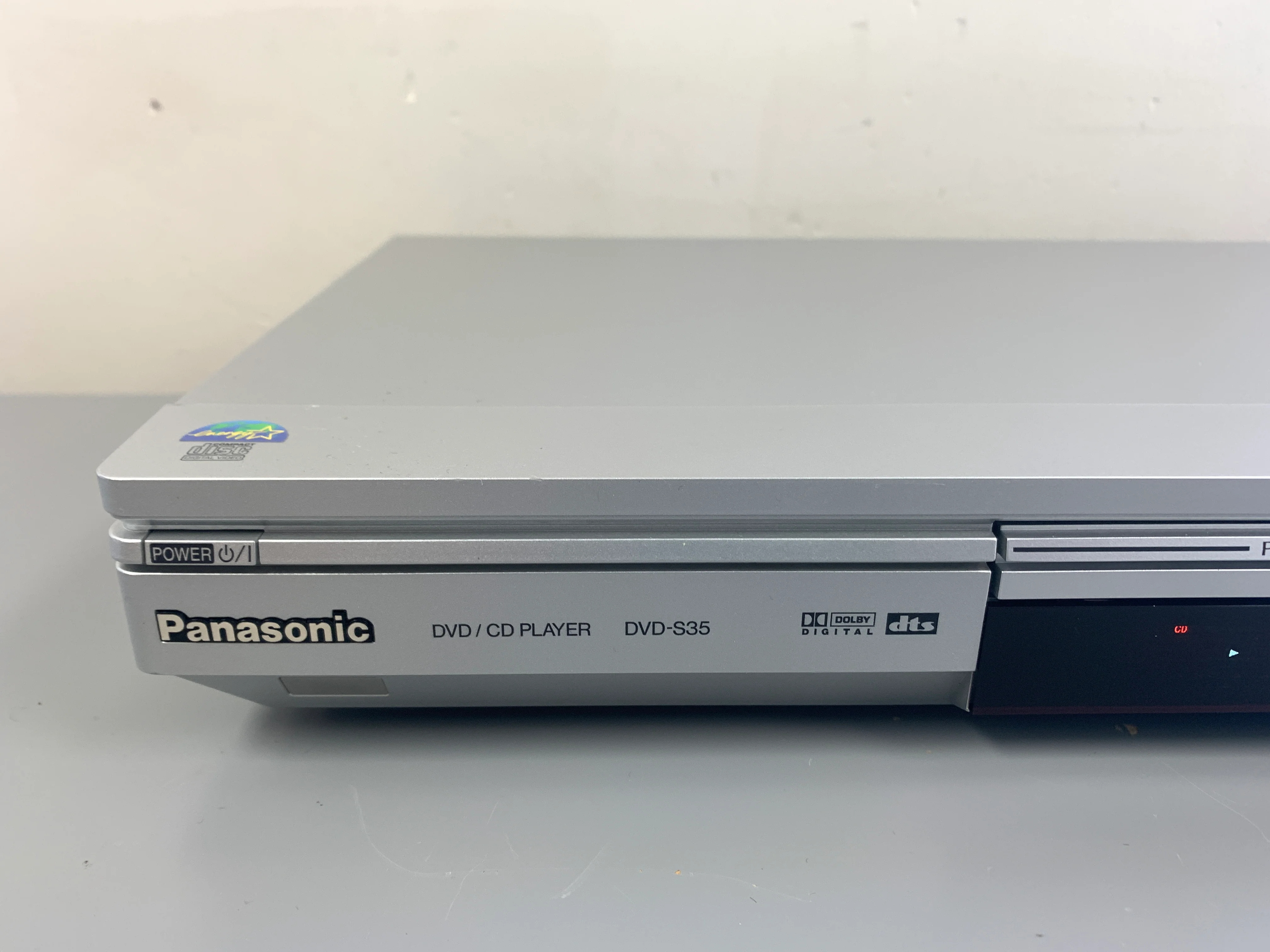 Panasonic DVD-S35 CD/DVD Player - Image 2