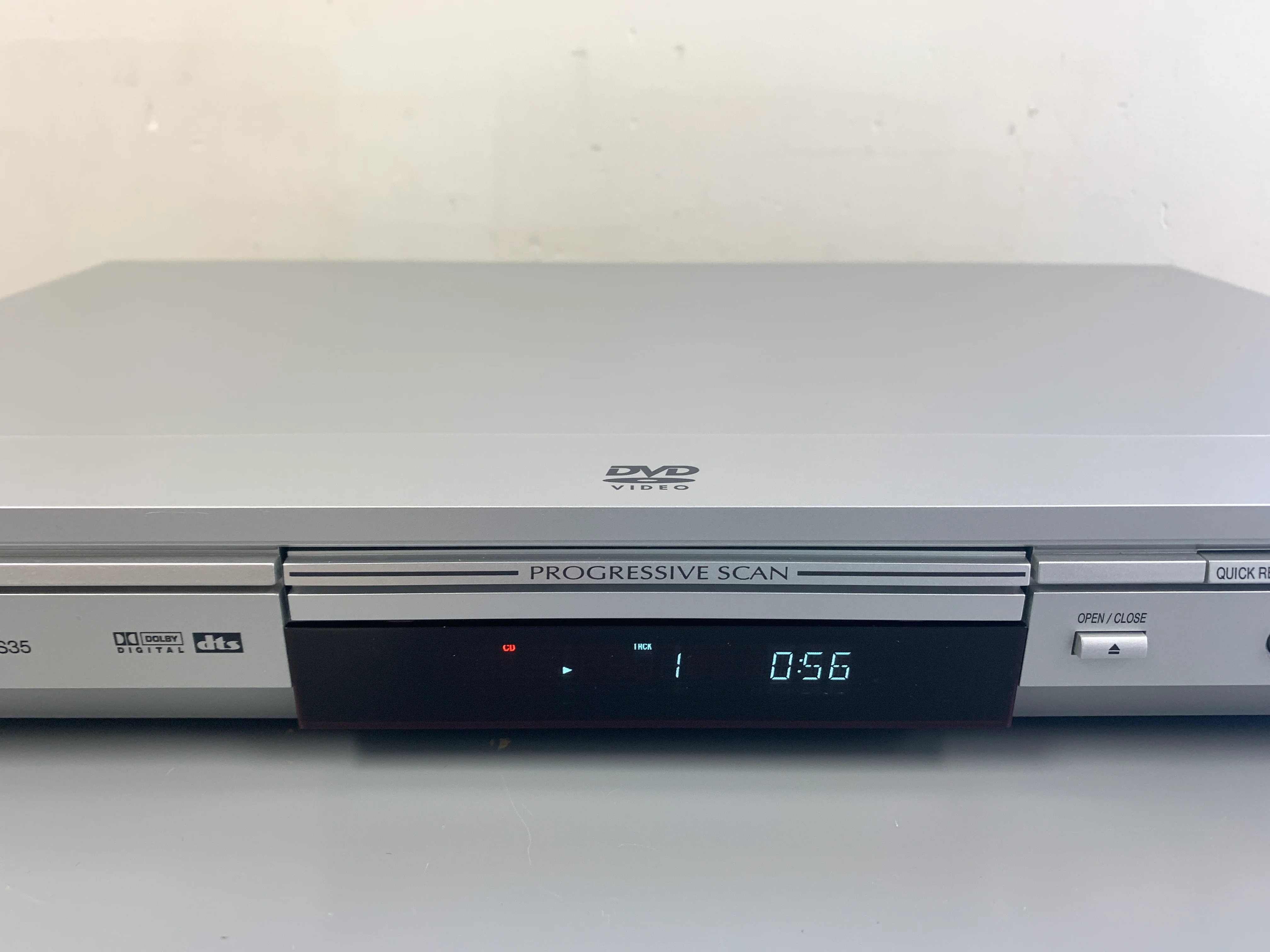 Panasonic DVD-S35 CD/DVD Player - Image 3