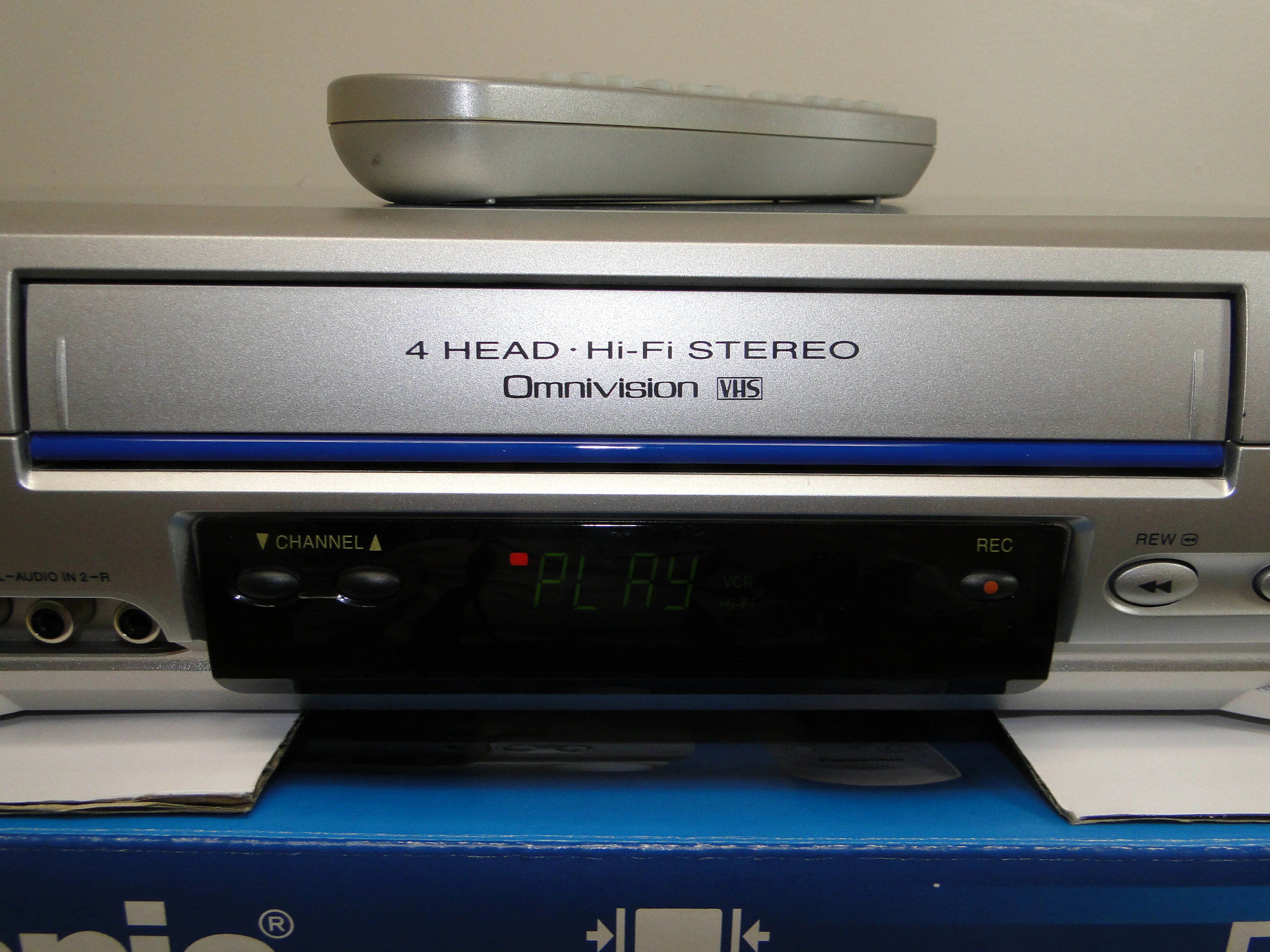 Panasonic PV-4523S Video Cassette recorder * Box * Remote - Image 3