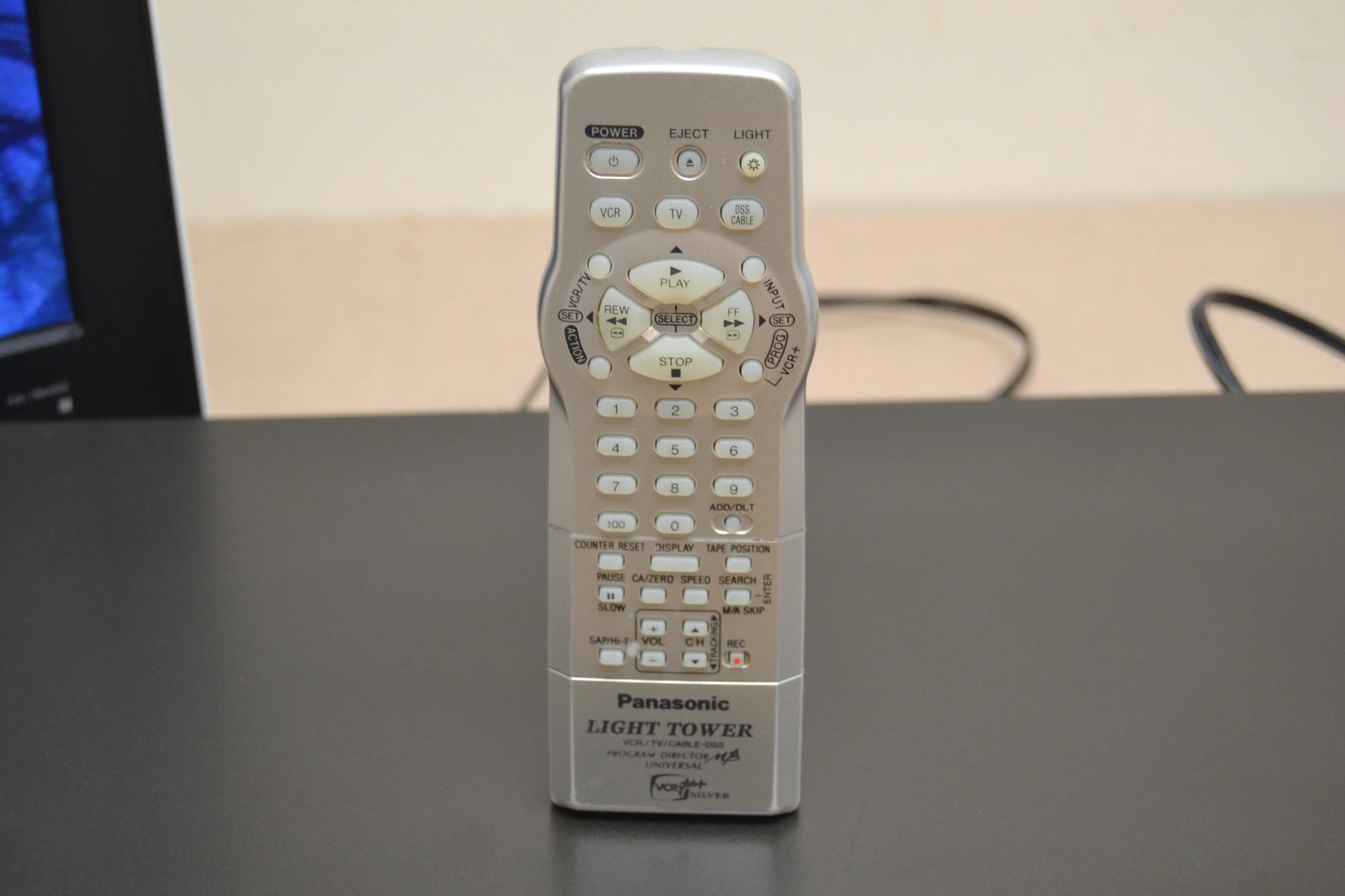 Panasonic PV-8661 VHS Hi-Fi Stereo Single Player * Remote Control - Image 10