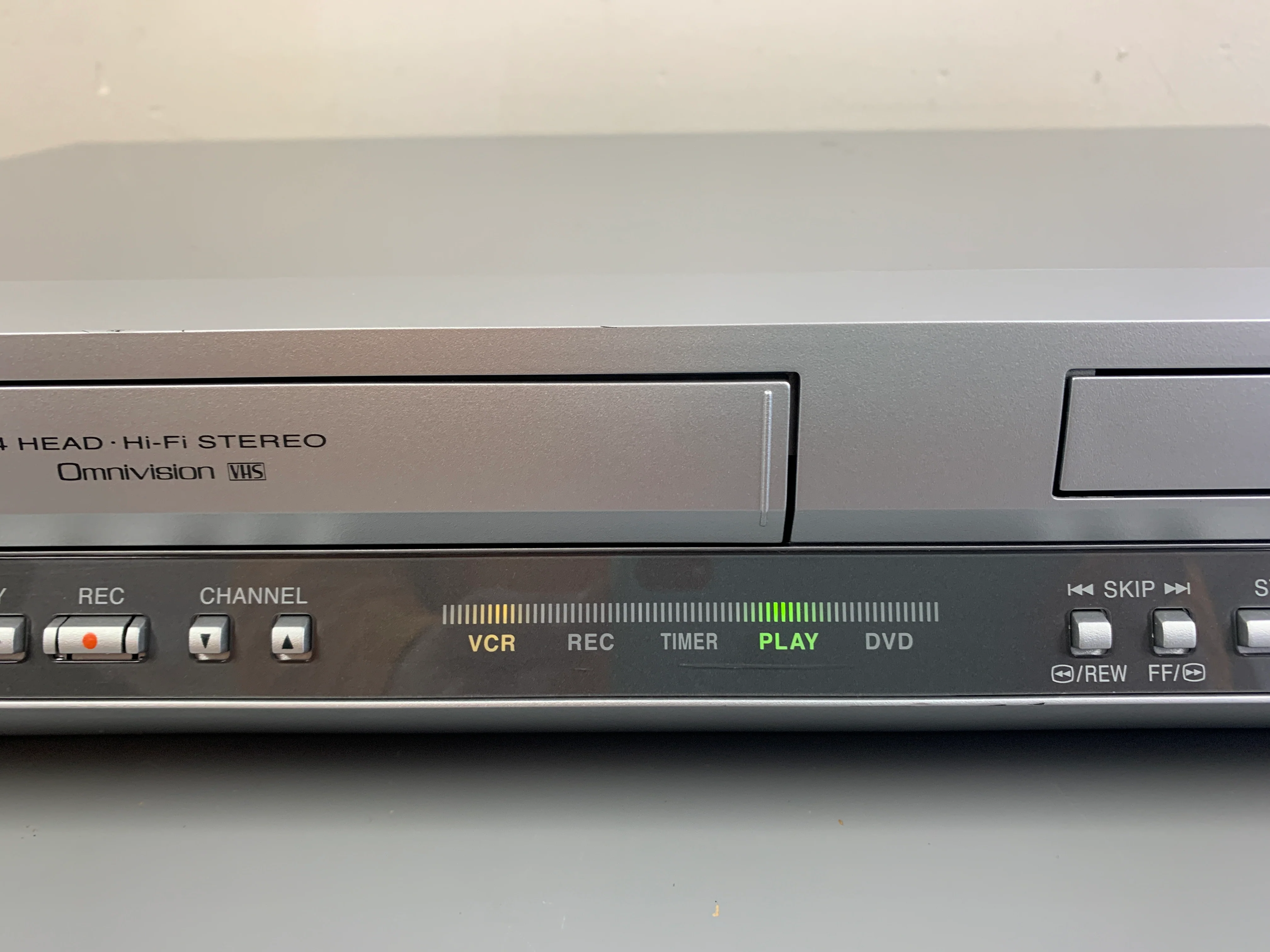 Panasonic PV-D4743S DVD/VCR Player - Image 3