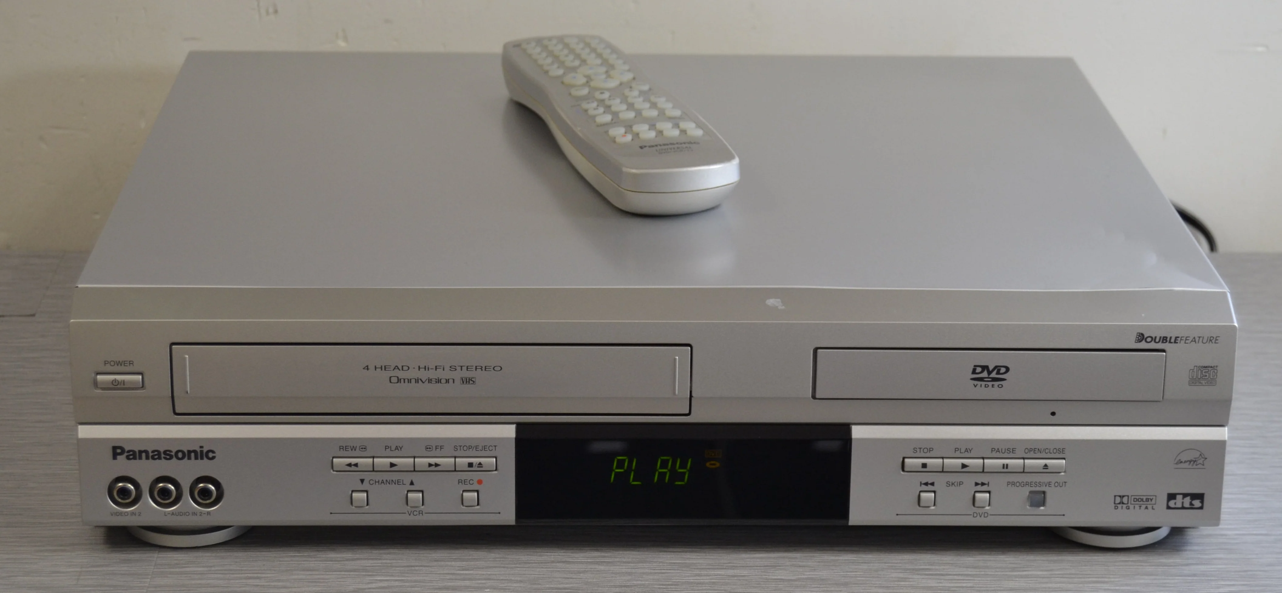 Panasonic PV-D4743S VHS/DVD Combo Player * Remote Control
