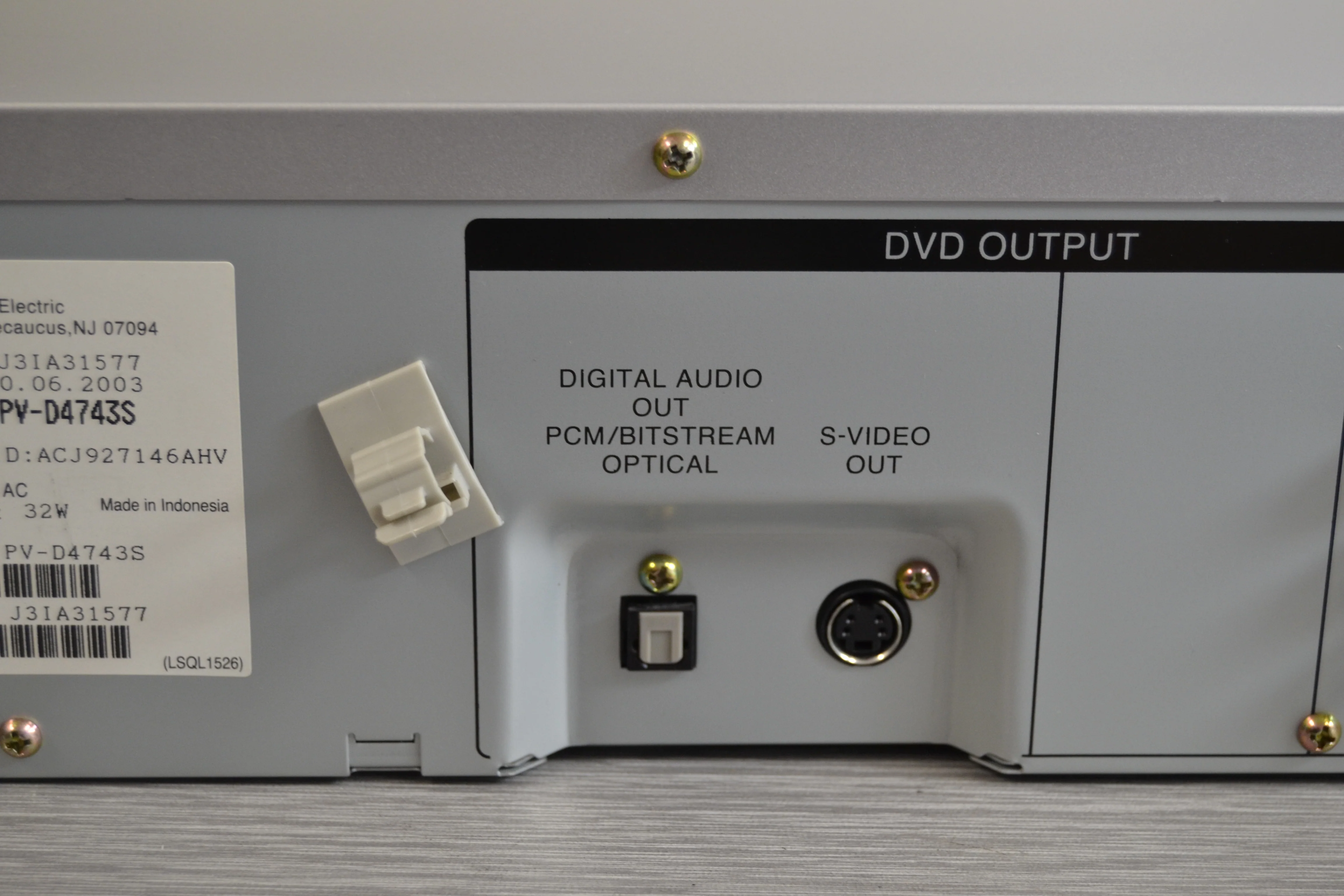 Panasonic PV-D4743S VHS/DVD Combo Player * Remote Control - Image 10