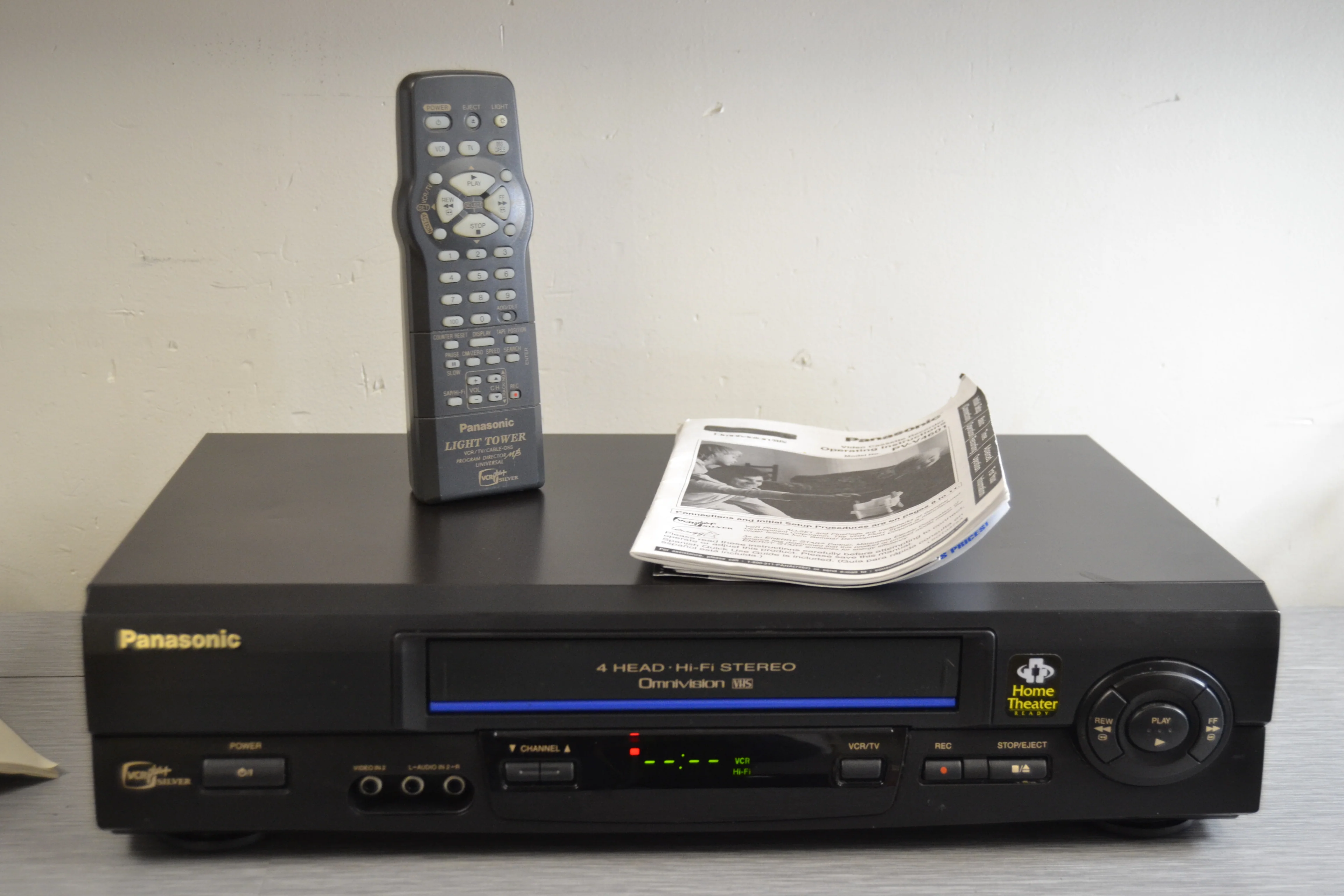 Panasonic PV-V4601 Video Cassette Recorder * Remote * Manual