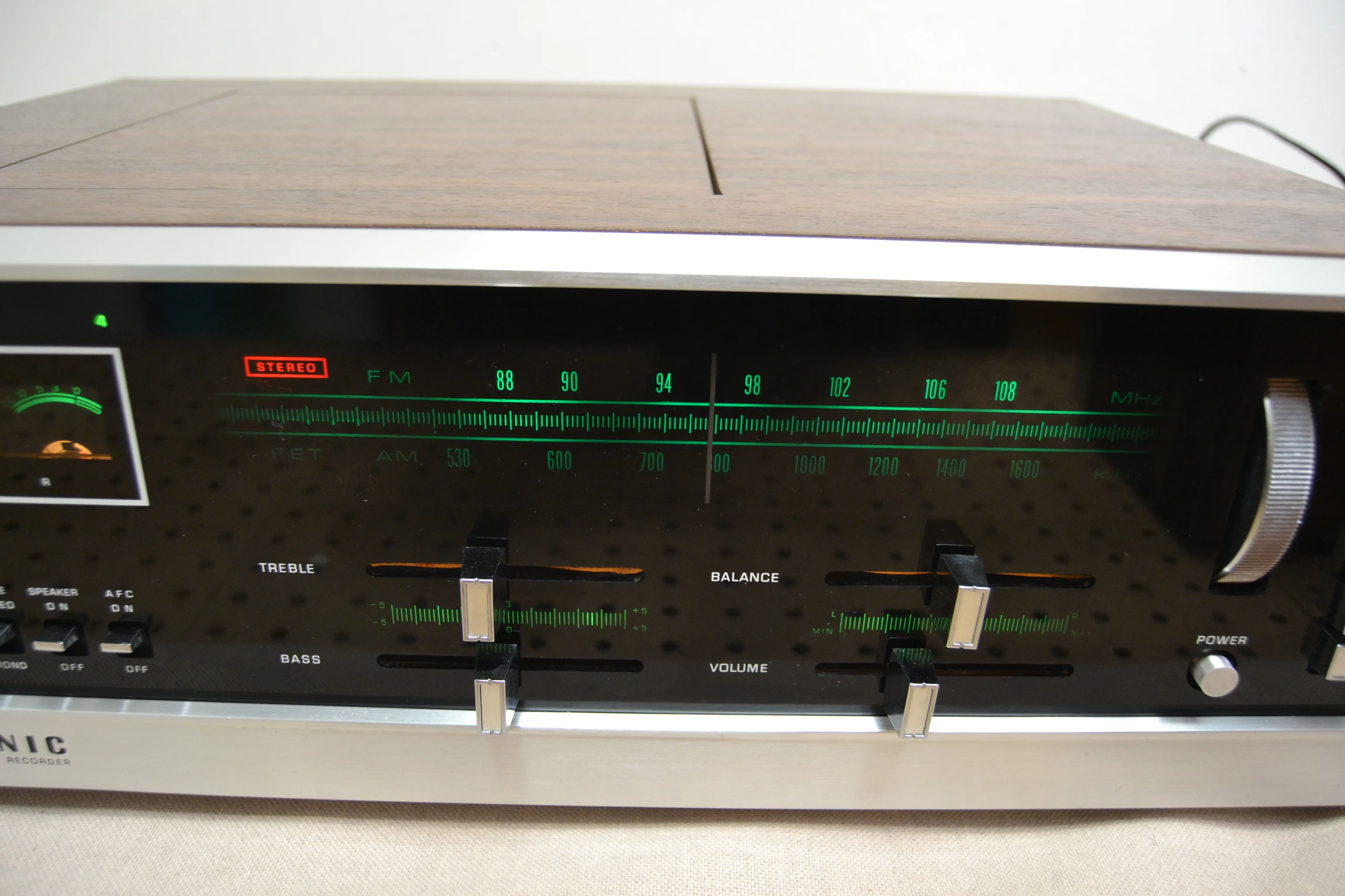 Panasonic RS-820S * 1970 Stereo Receiver with 8 Track Player and Speakers - Image 8