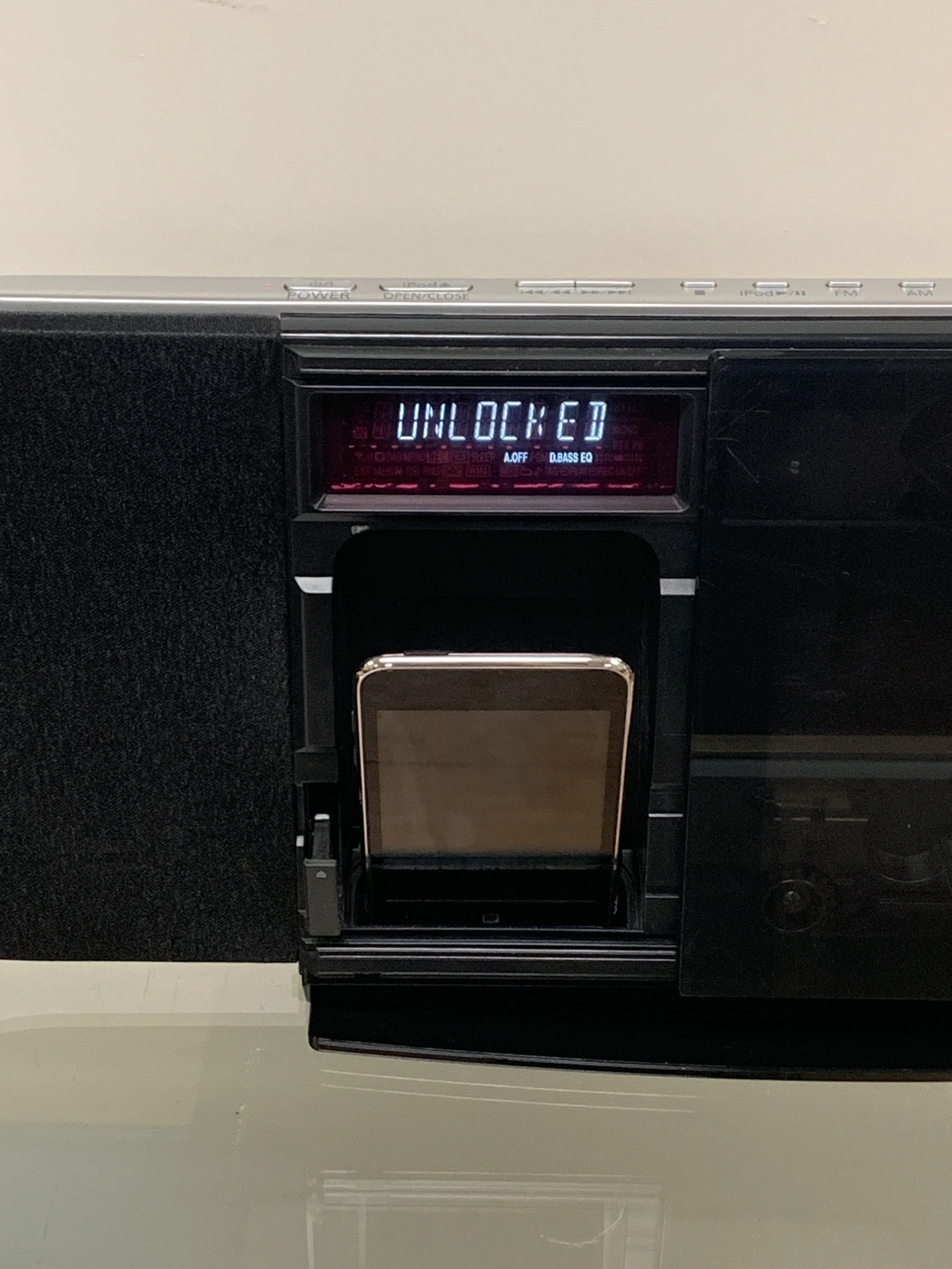 Panasonic SC-HC30 Bluetooth CD AM/FM Radio Aux Dock w/ 2nd Gen iPod Touch - Image 2