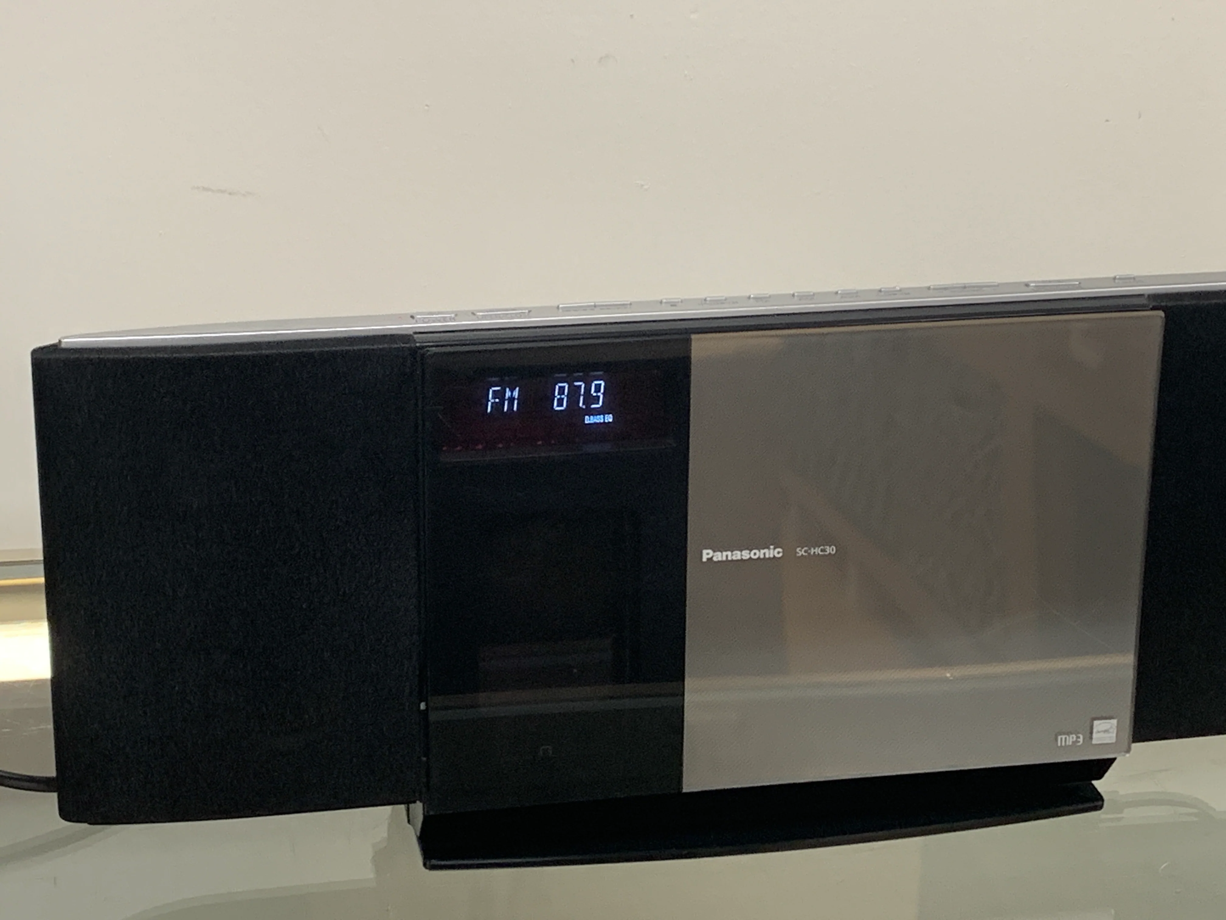 Panasonic SC-HC30 Bluetooth CD AM/FM Radio Aux Dock w/ 2nd Gen iPod Touch - Image 3