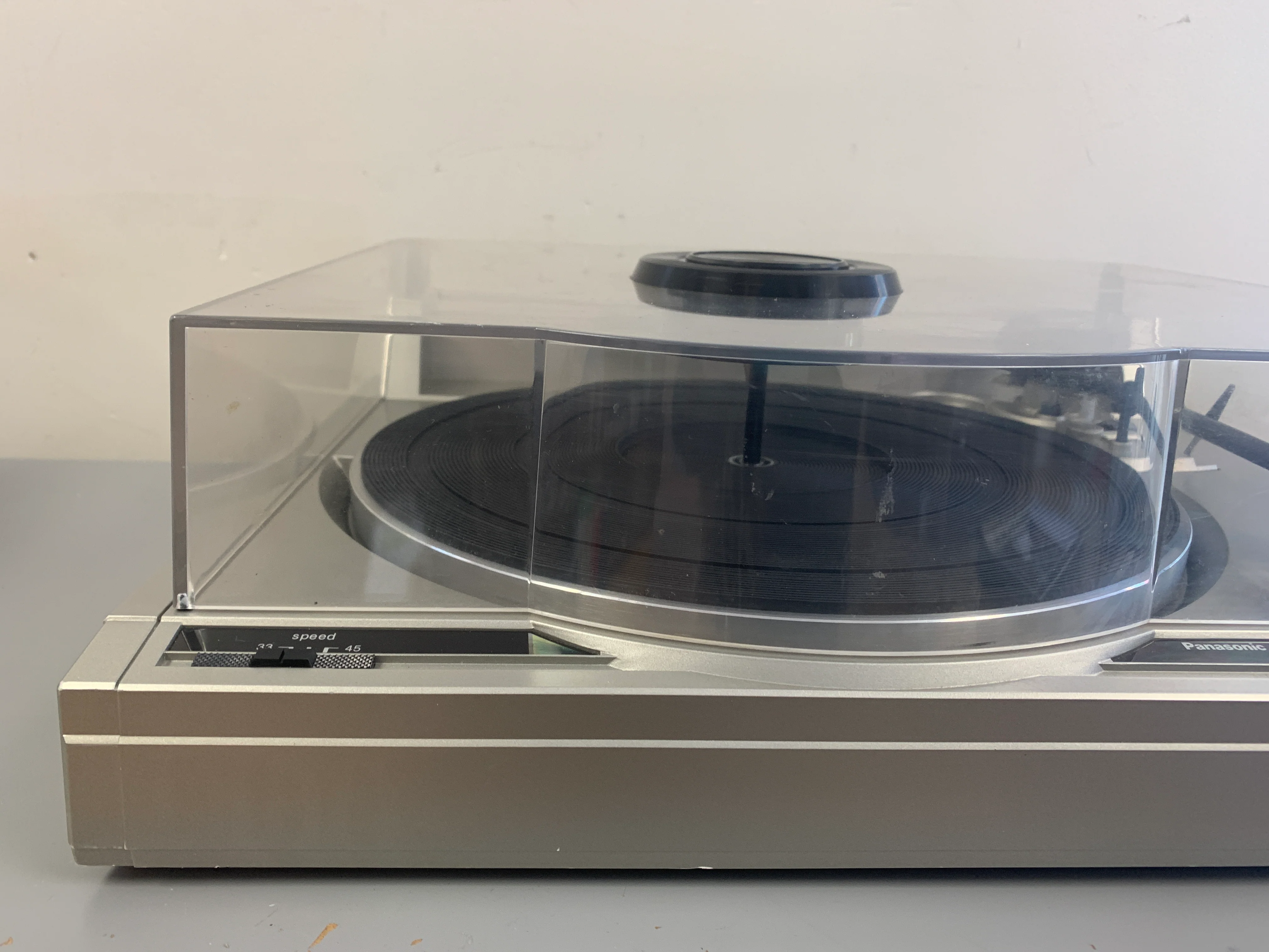 Panasonic SL-H203 Turntable - Image 3