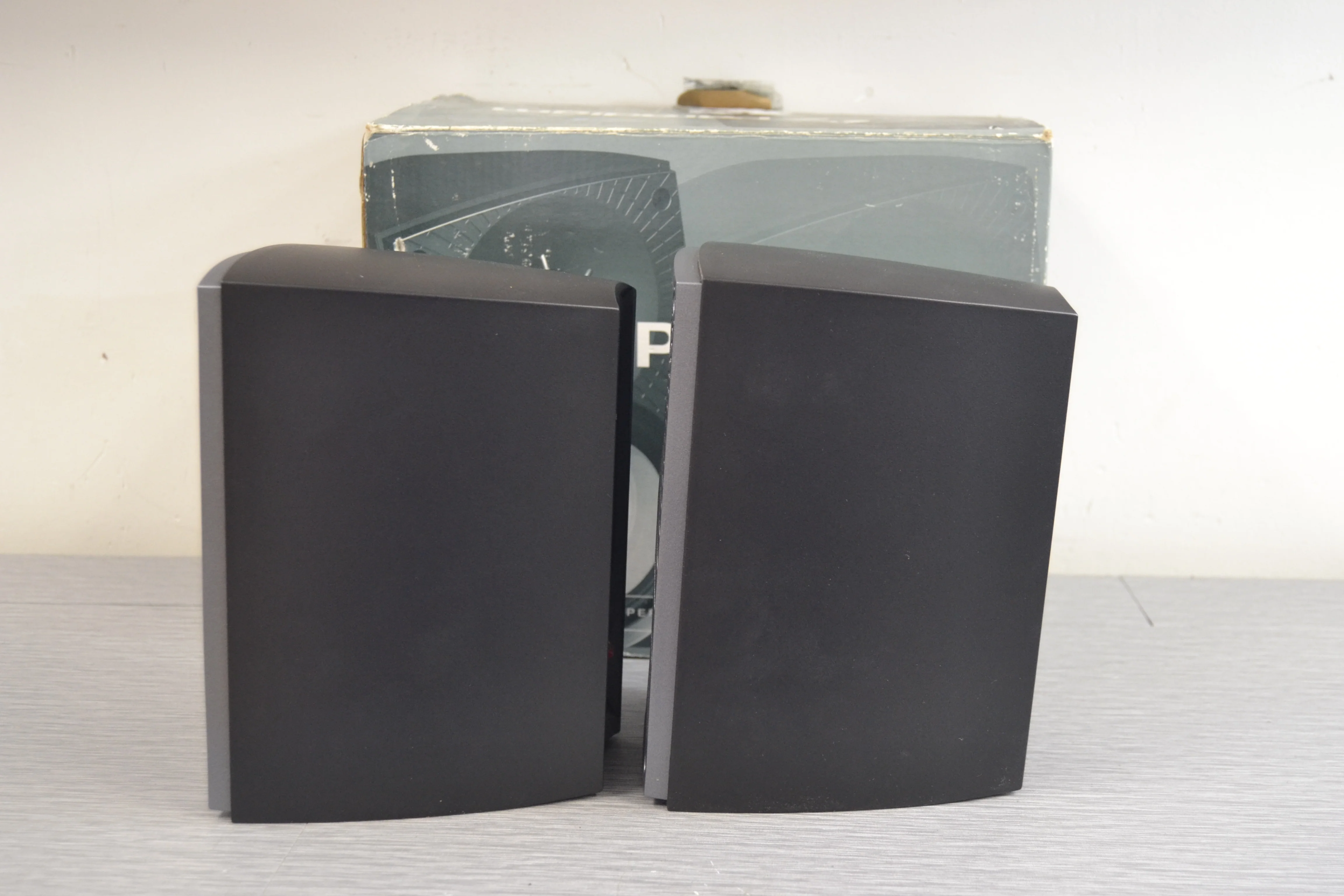 Paradigm Cinema 90 Bookshelf Speakers - Image 8