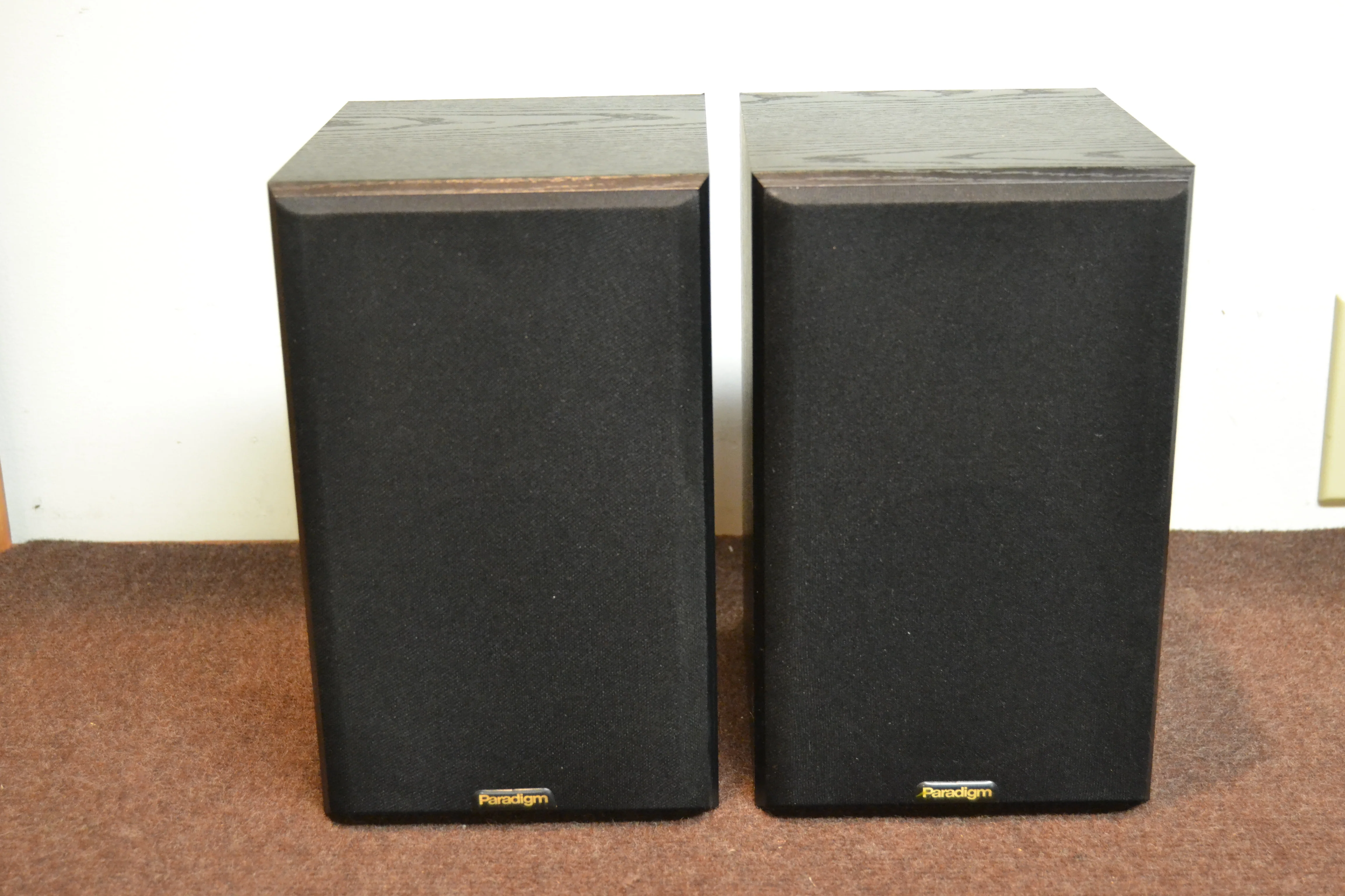 Paradigm Titan V1 Bookshelf Speakers