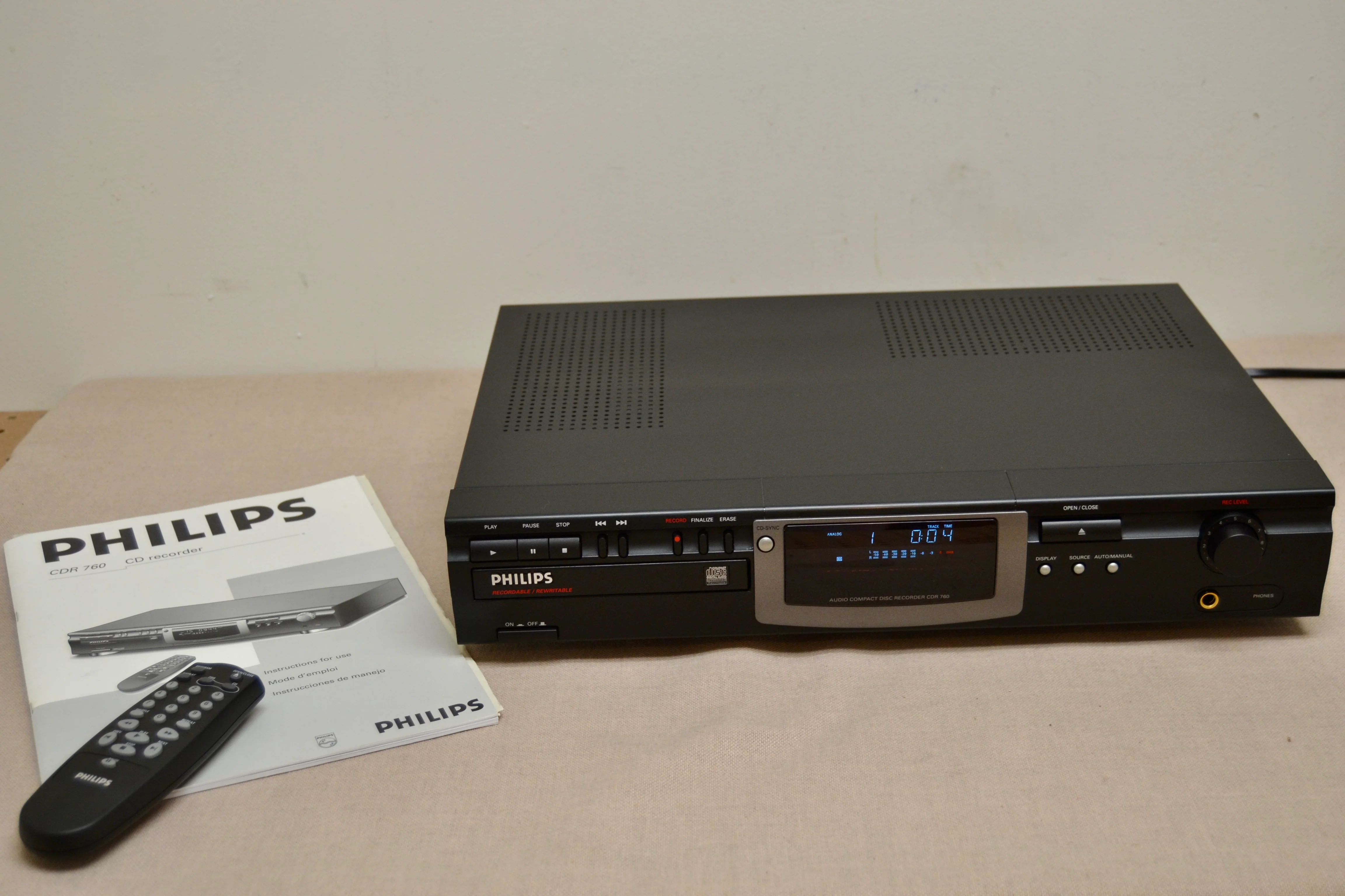 Philips CDR-760 Single CD Recorder * Manual * Remote Control * Fully Serviced * new belts