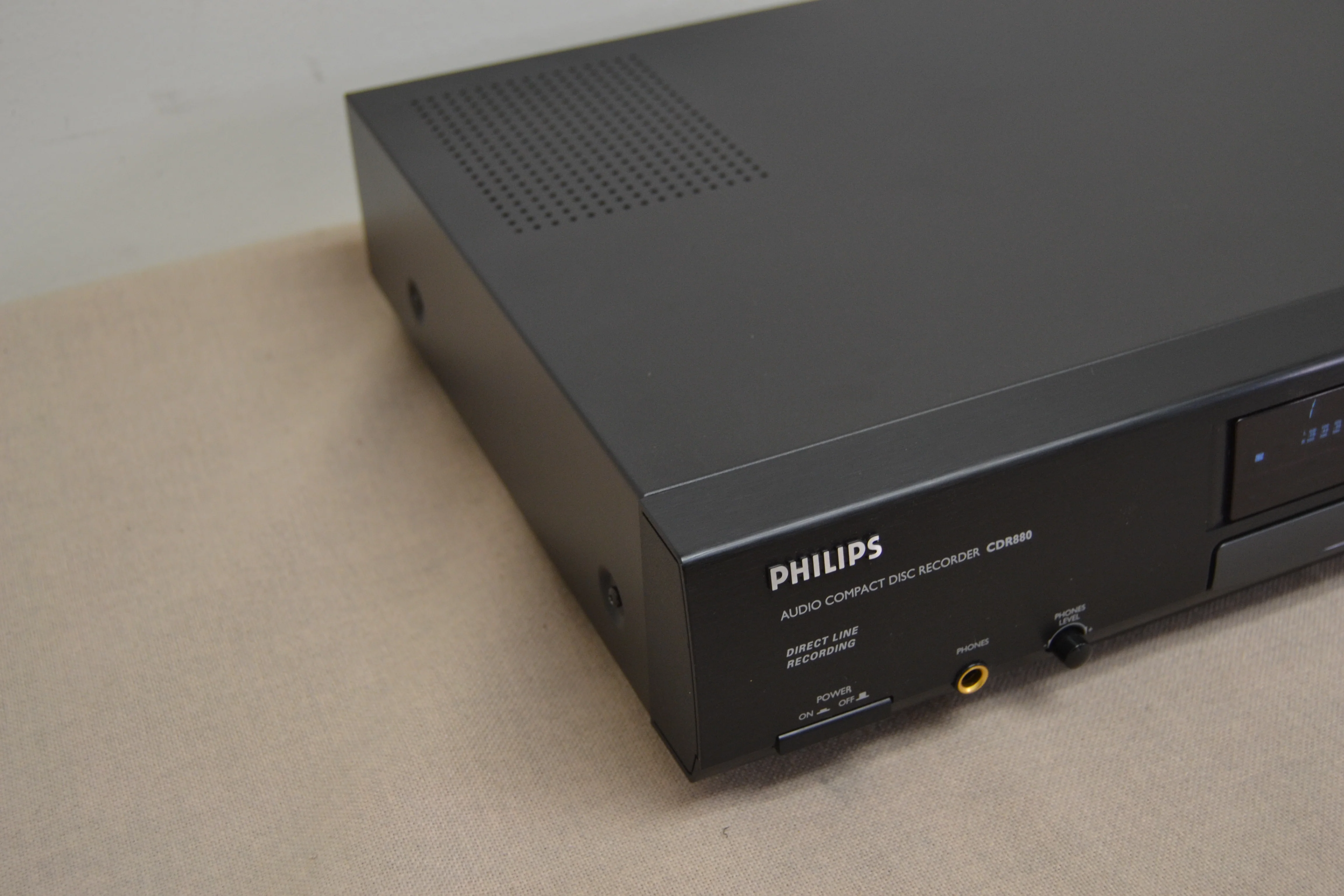 Philips CDR880 Compact Disc Recorder (1998) - Image 7