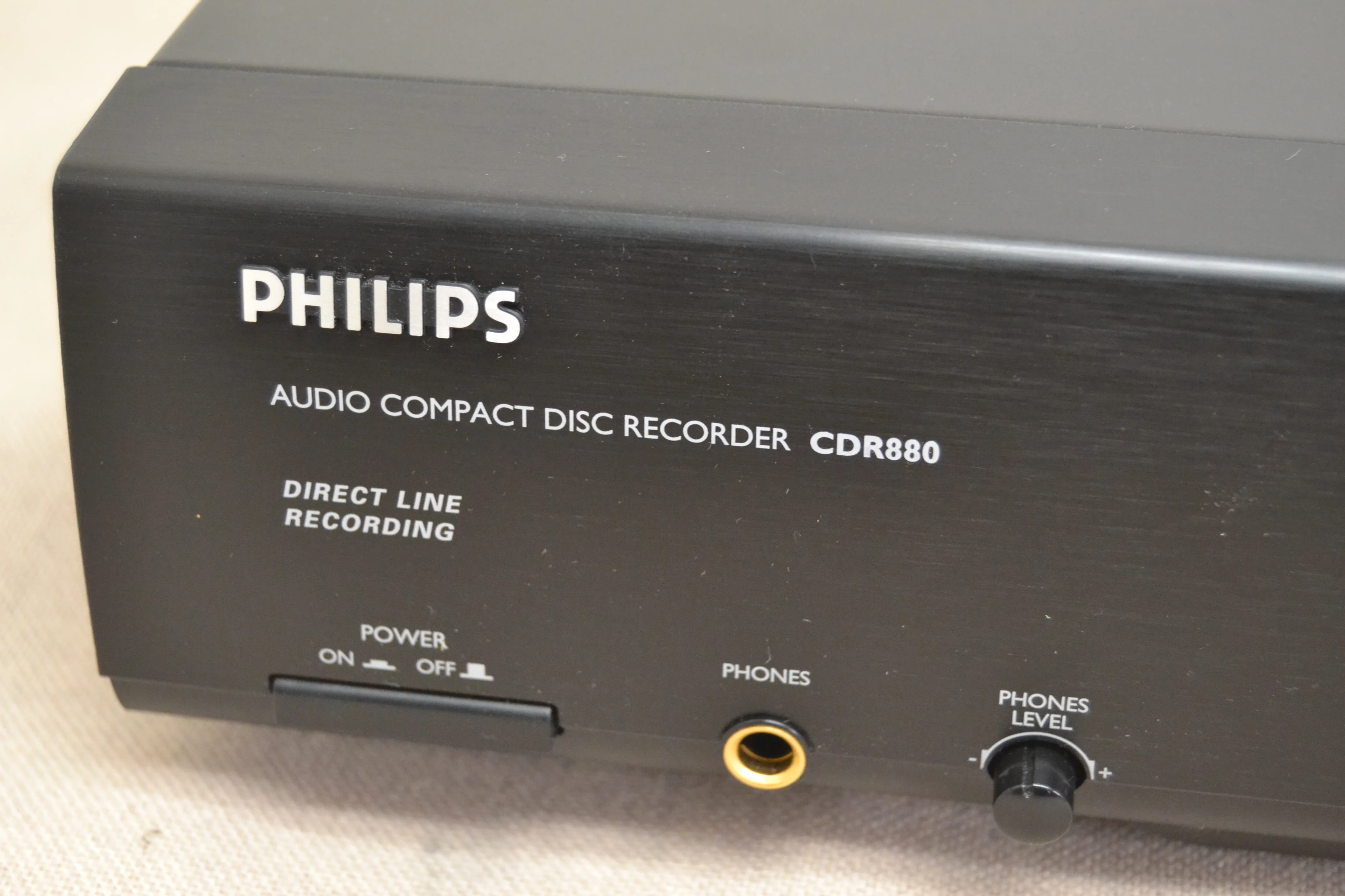 Philips CDR880 Compact Disc Recorder (1998) - Image 8