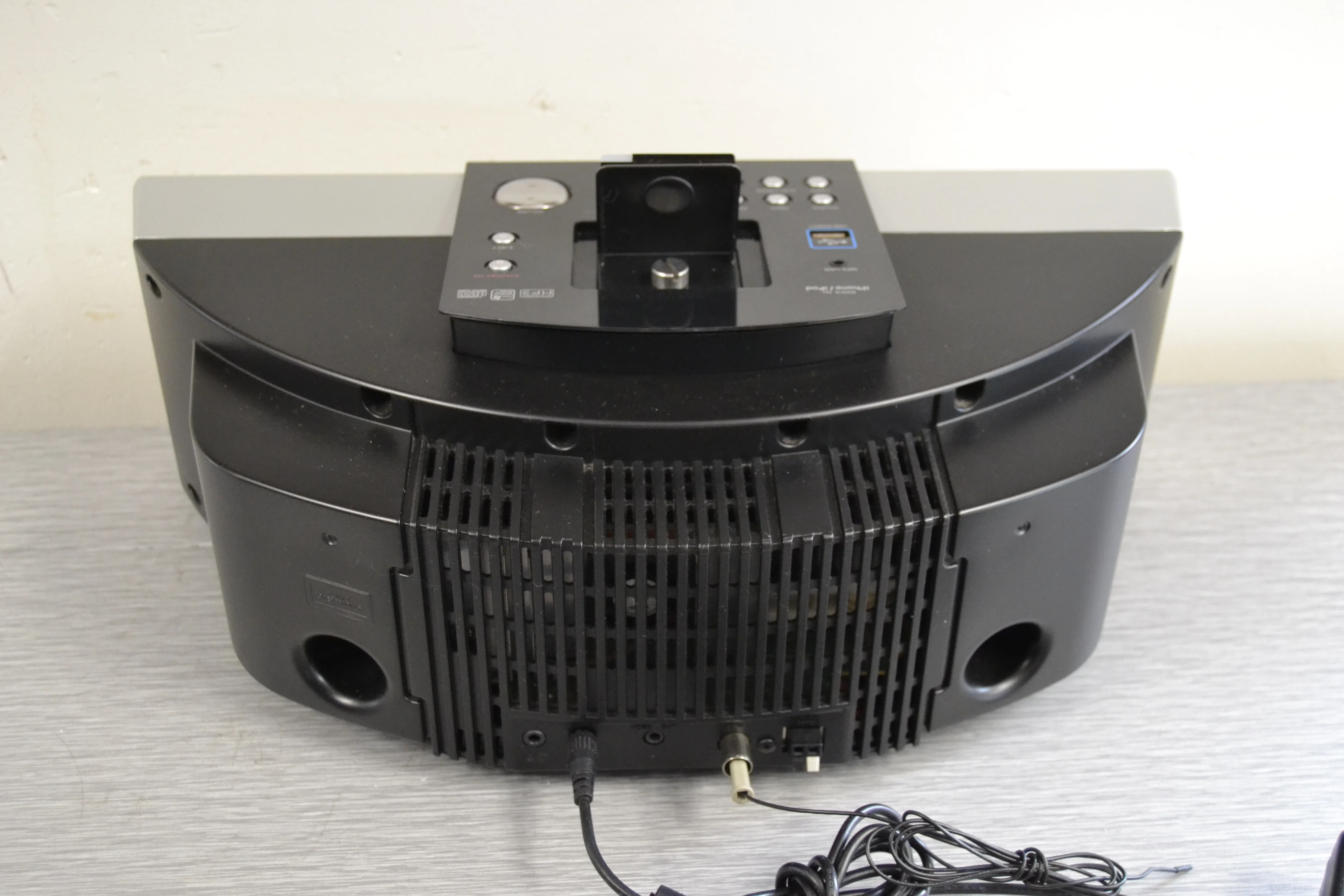 Philips dcm250/37 - Portable Radio-CD-iPod with Bluetooth Adapter for Wireless Music - Image 11