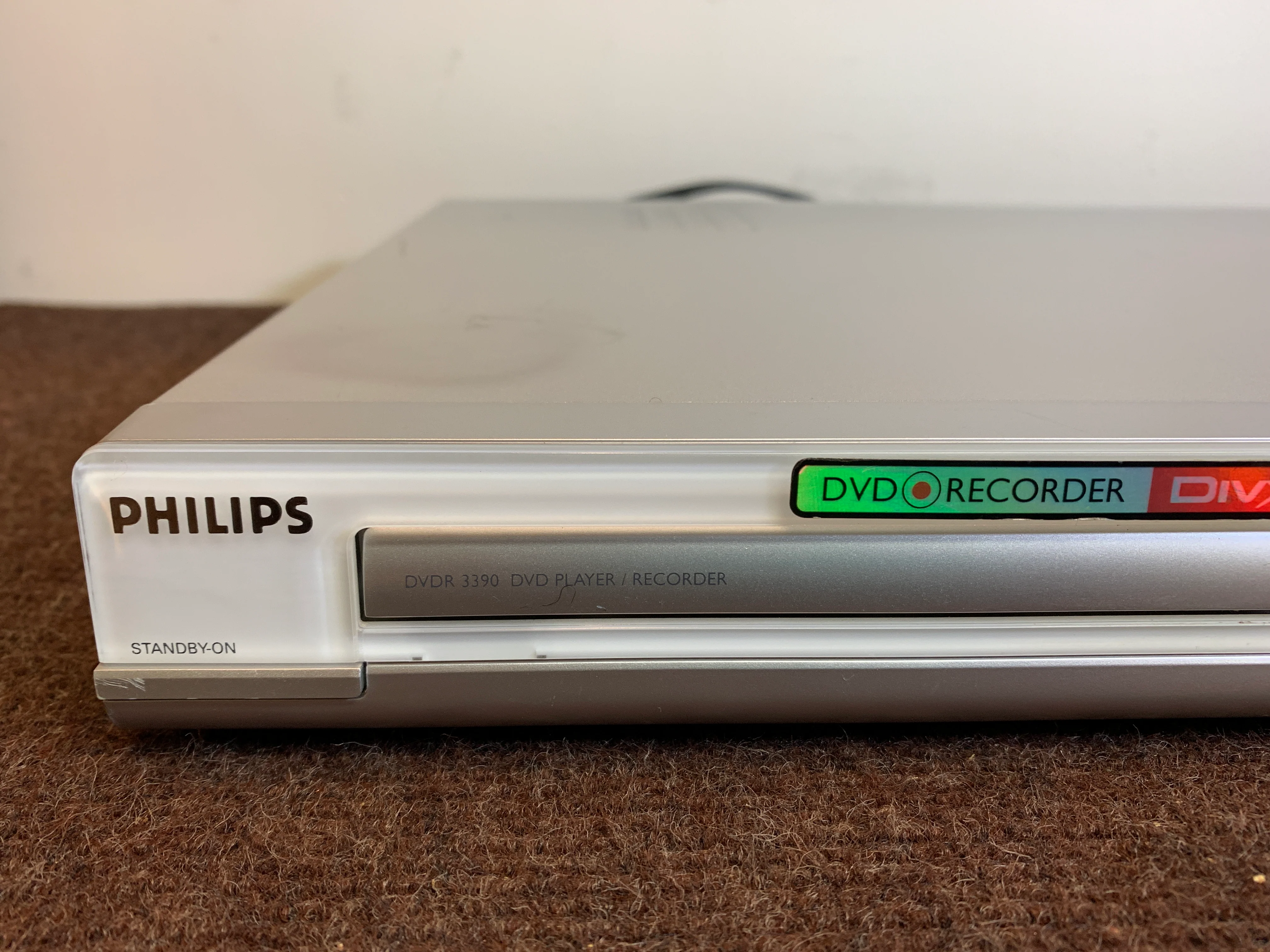 Philips DVDR 3390 DVD Player & Recorder - Image 2