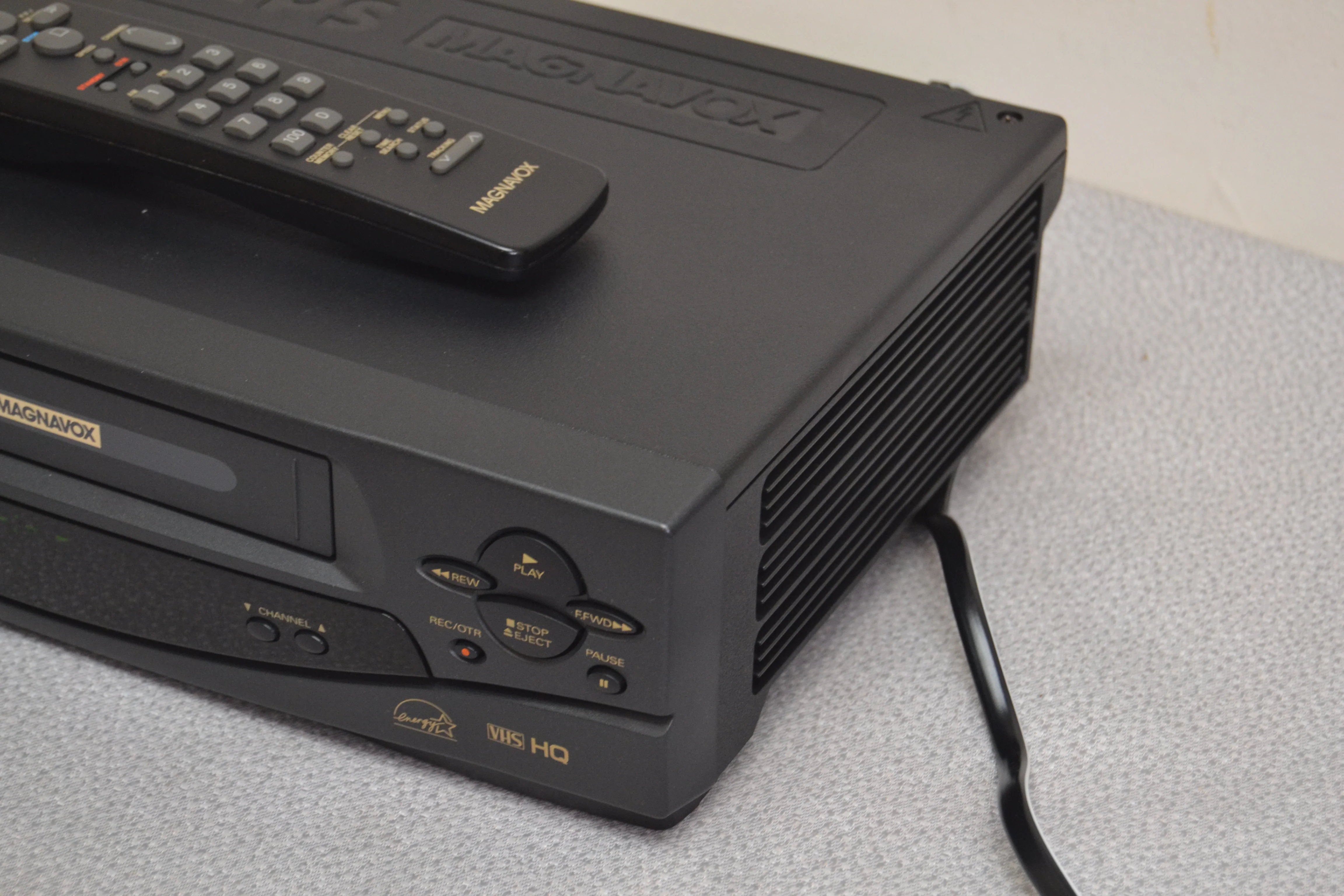 Philips Magnavox VRA631ATV21 Video Cassette Recorder * Remote Control * Fully Serviced * New belts - Image 6