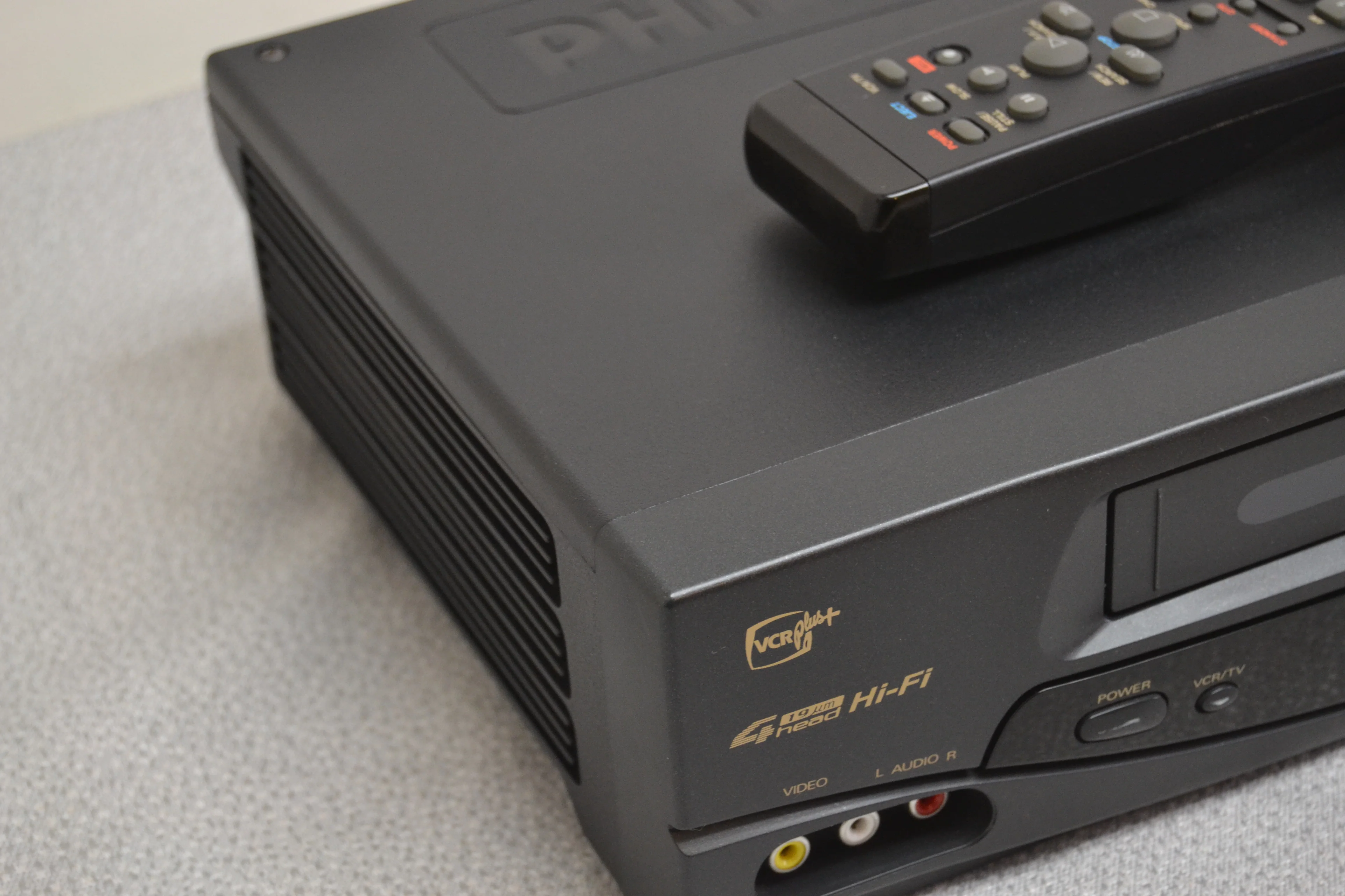 Philips Magnavox VRA631ATV21 Video Cassette Recorder * Remote Control * Fully Serviced * New belts - Image 7