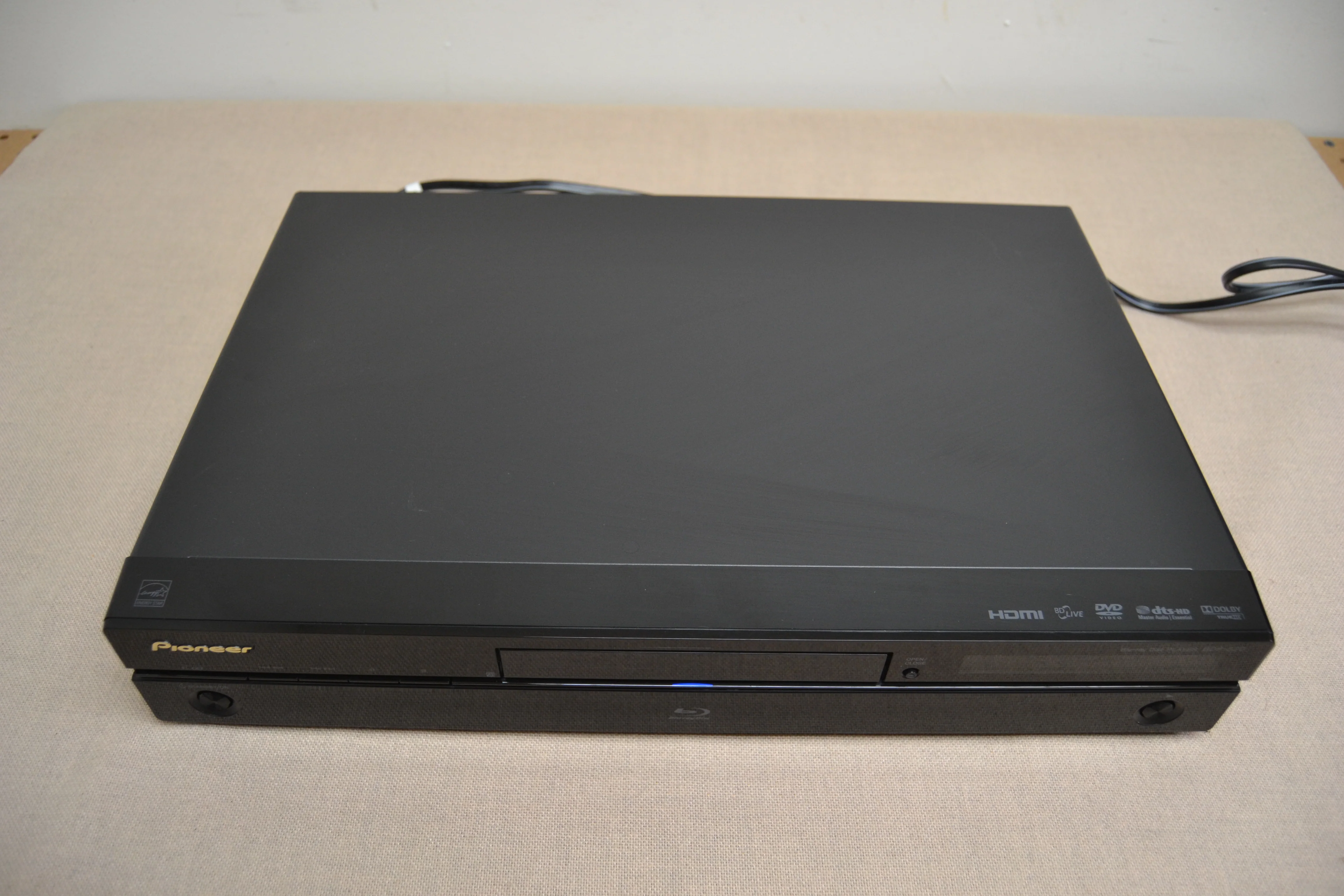 Pioneer BDP-320 Blu-Ray Player * Remote * Box - Image 4