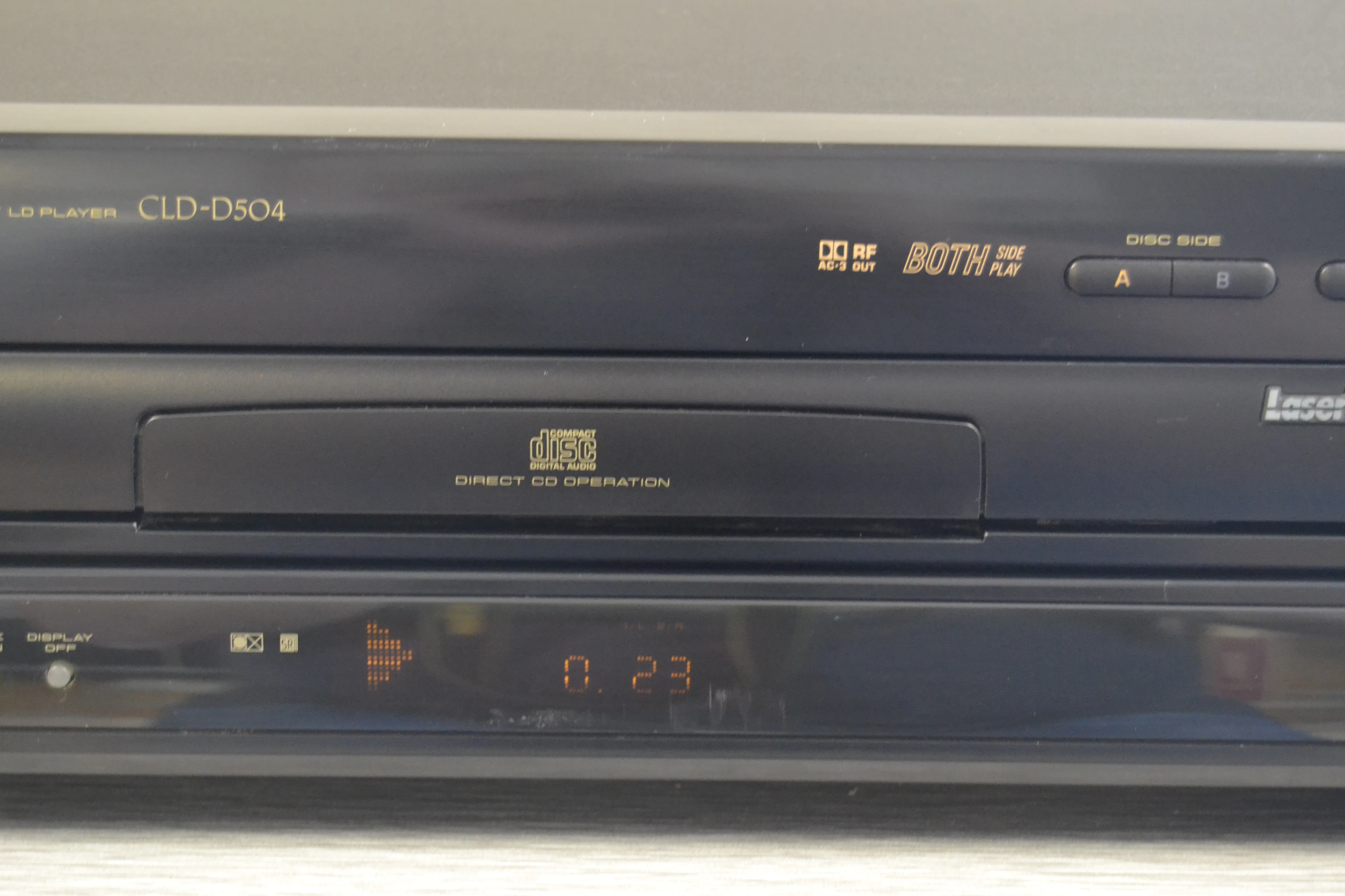 Pioneer CLD-D504 Laserdisc Player - Image 3