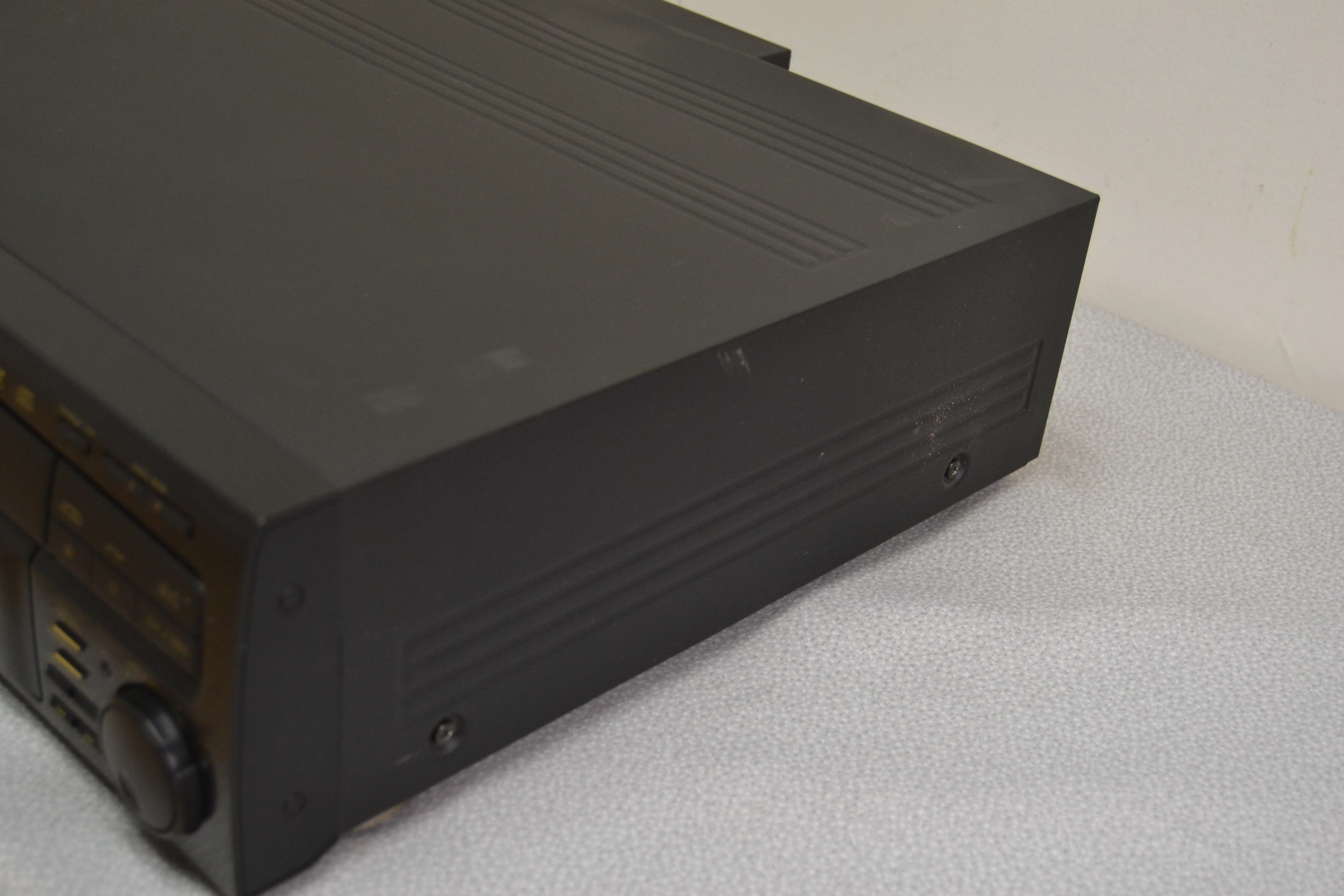 Pioneer CLD-D701 Laserdisc Player - Image 7