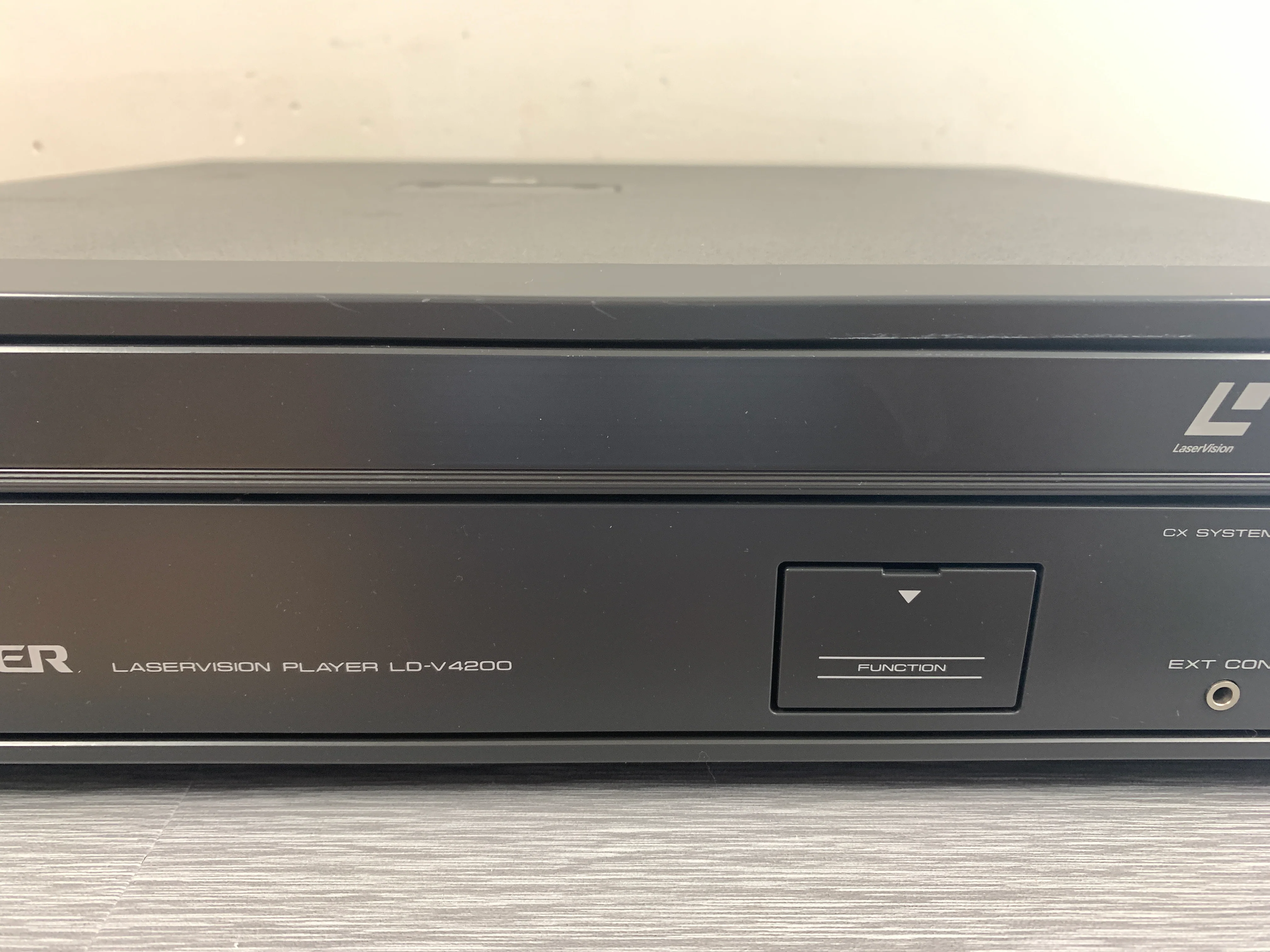 Pioneer LD-V 4200 Laserdisc Player - Image 4