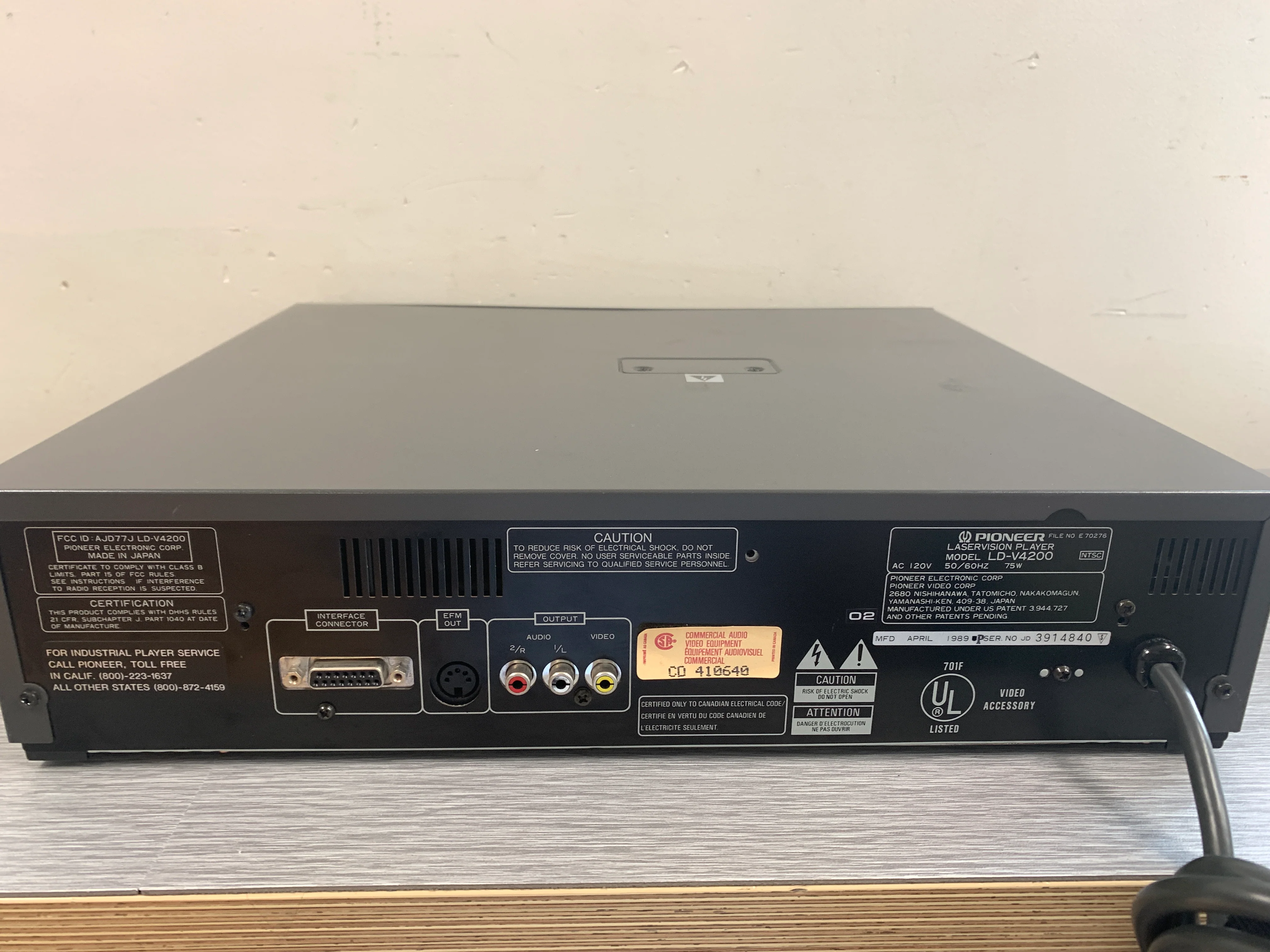 Pioneer LD-V 4200 Laserdisc Player - Image 8