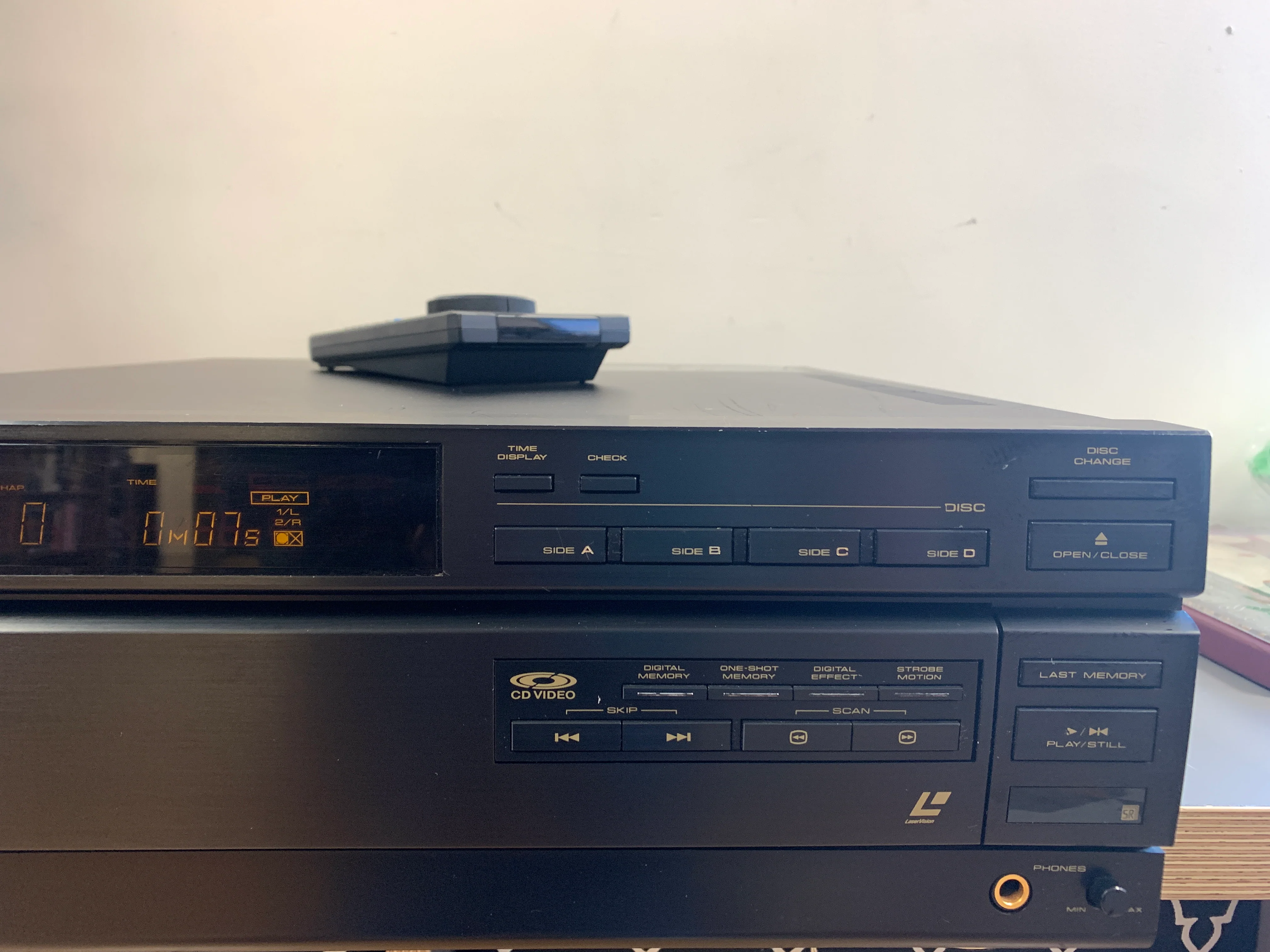 Pioneer LD-W1 Laserdisc Player * remote - Image 4