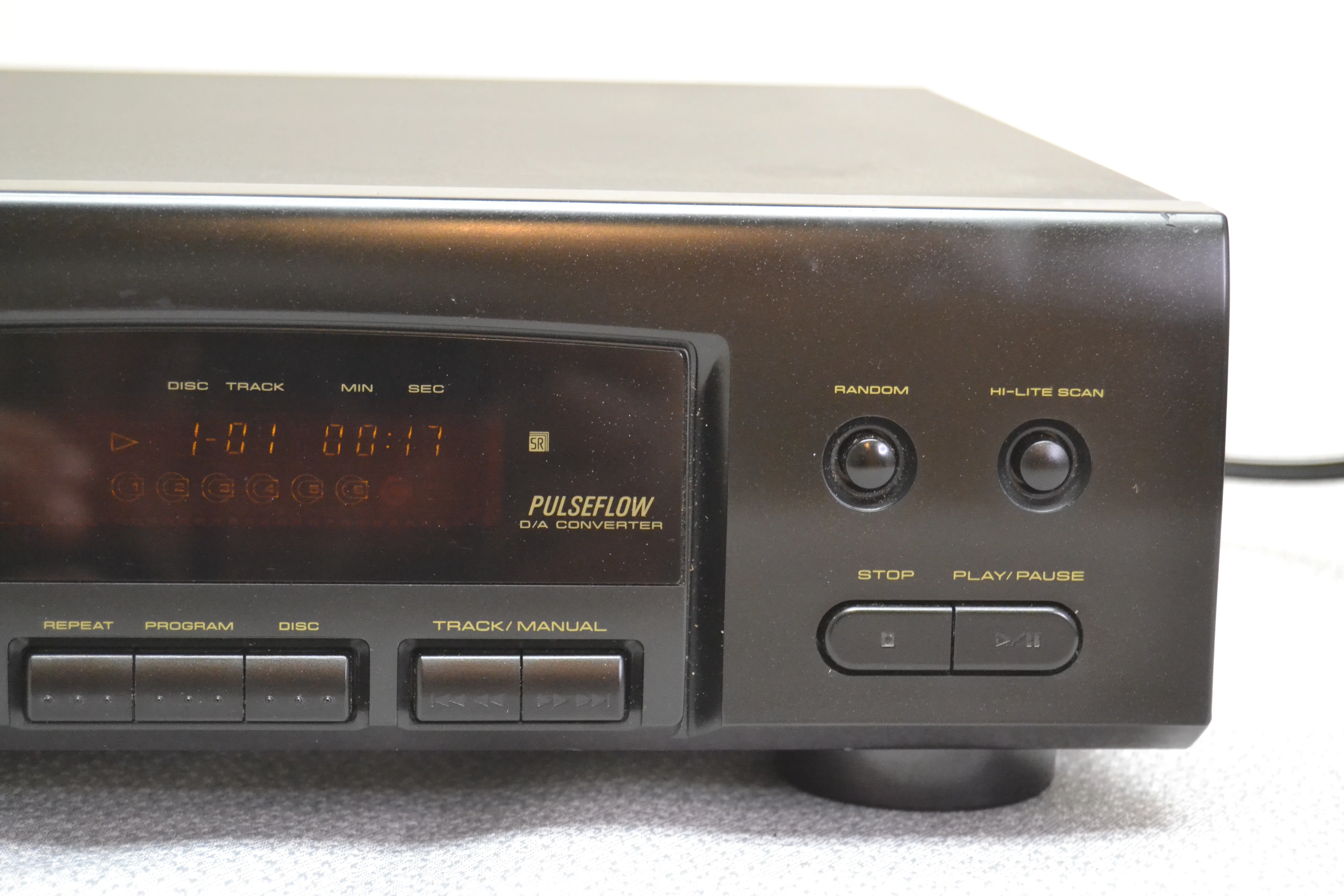 Pioneer PD-M423 Six Disc Cartridge CD Player * Dim Display - Image 4