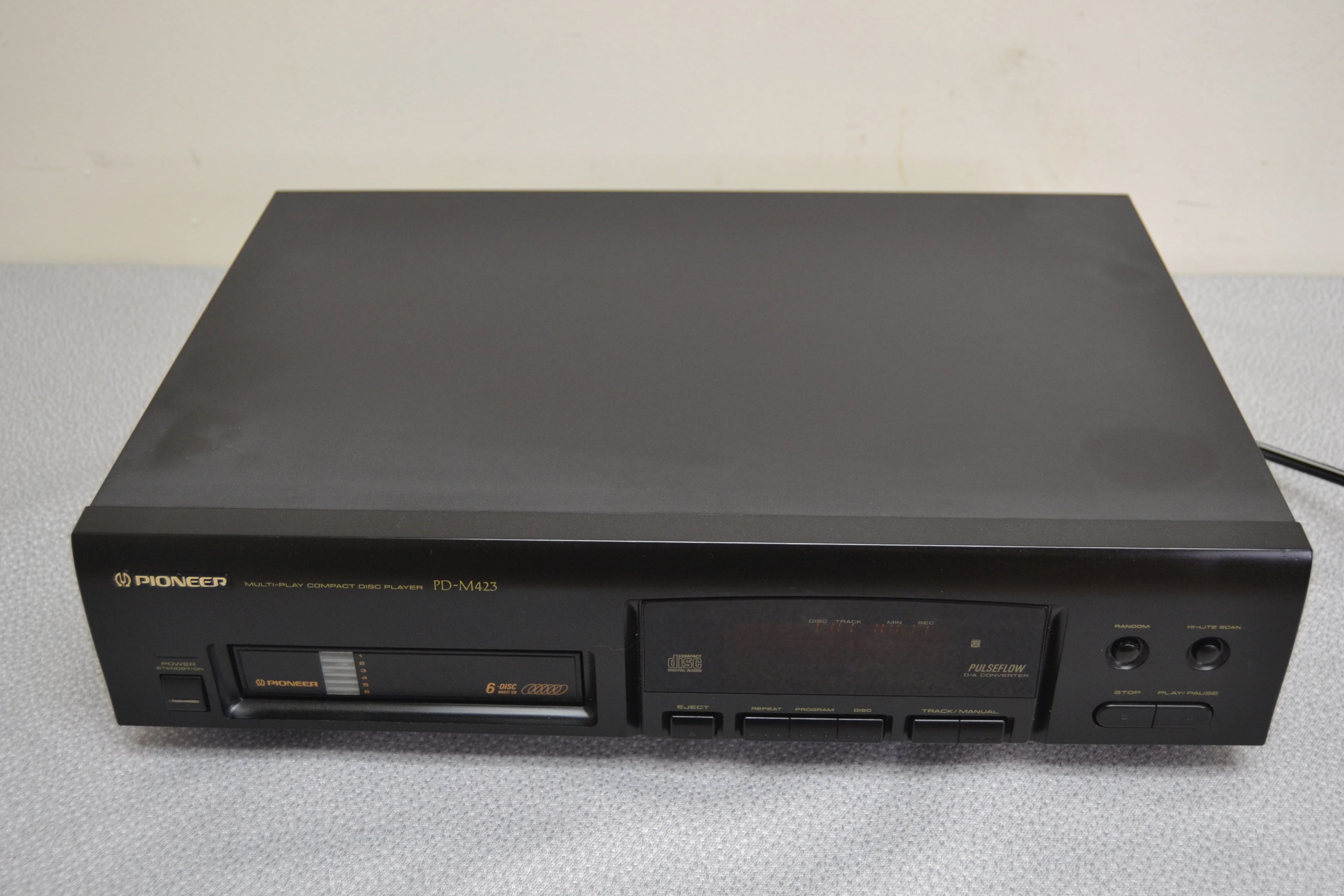 Pioneer PD-M423 Six Disc Cartridge CD Player * Dim Display - Image 6