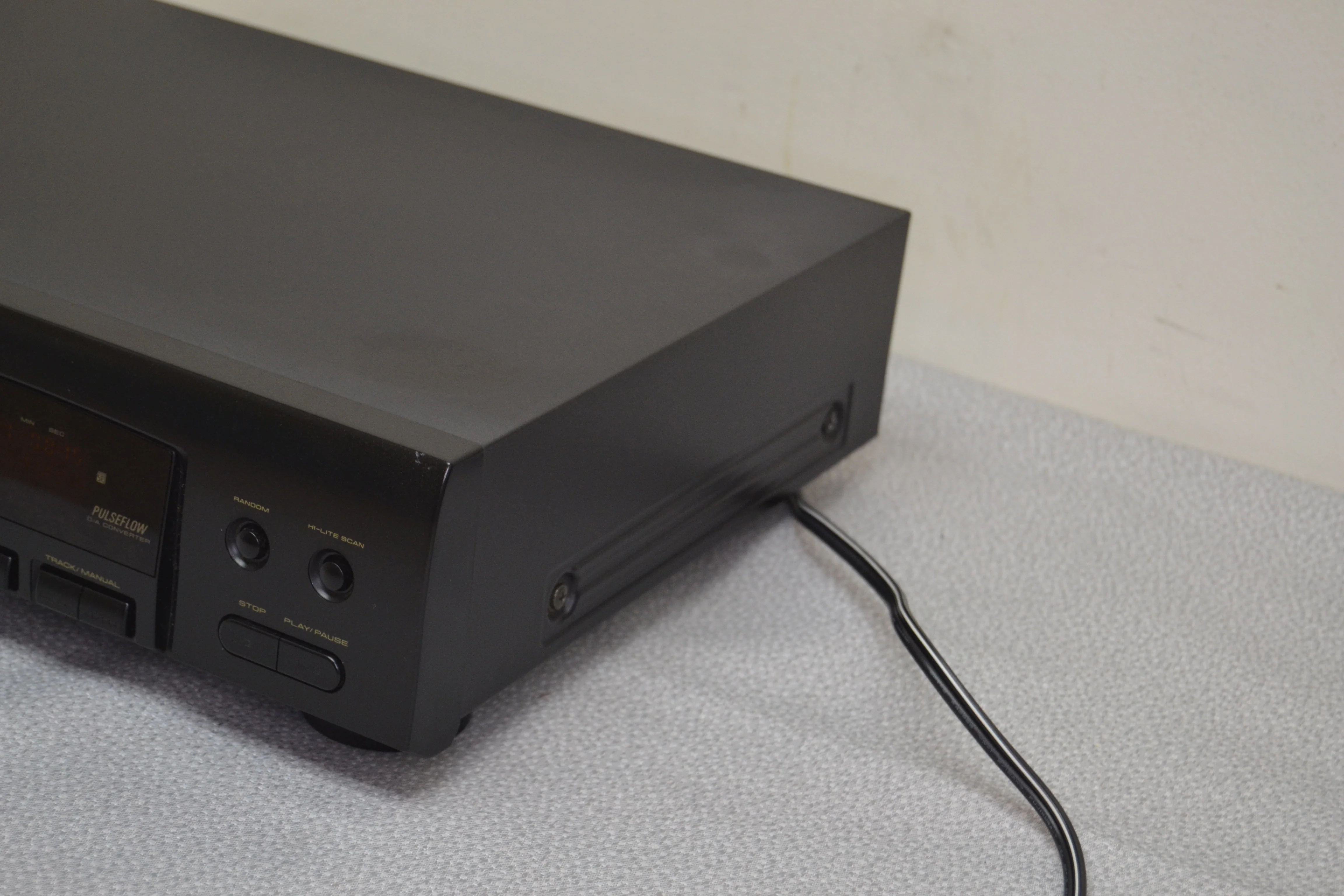Pioneer PD-M423 Six Disc Cartridge CD Player * Dim Display - Image 7