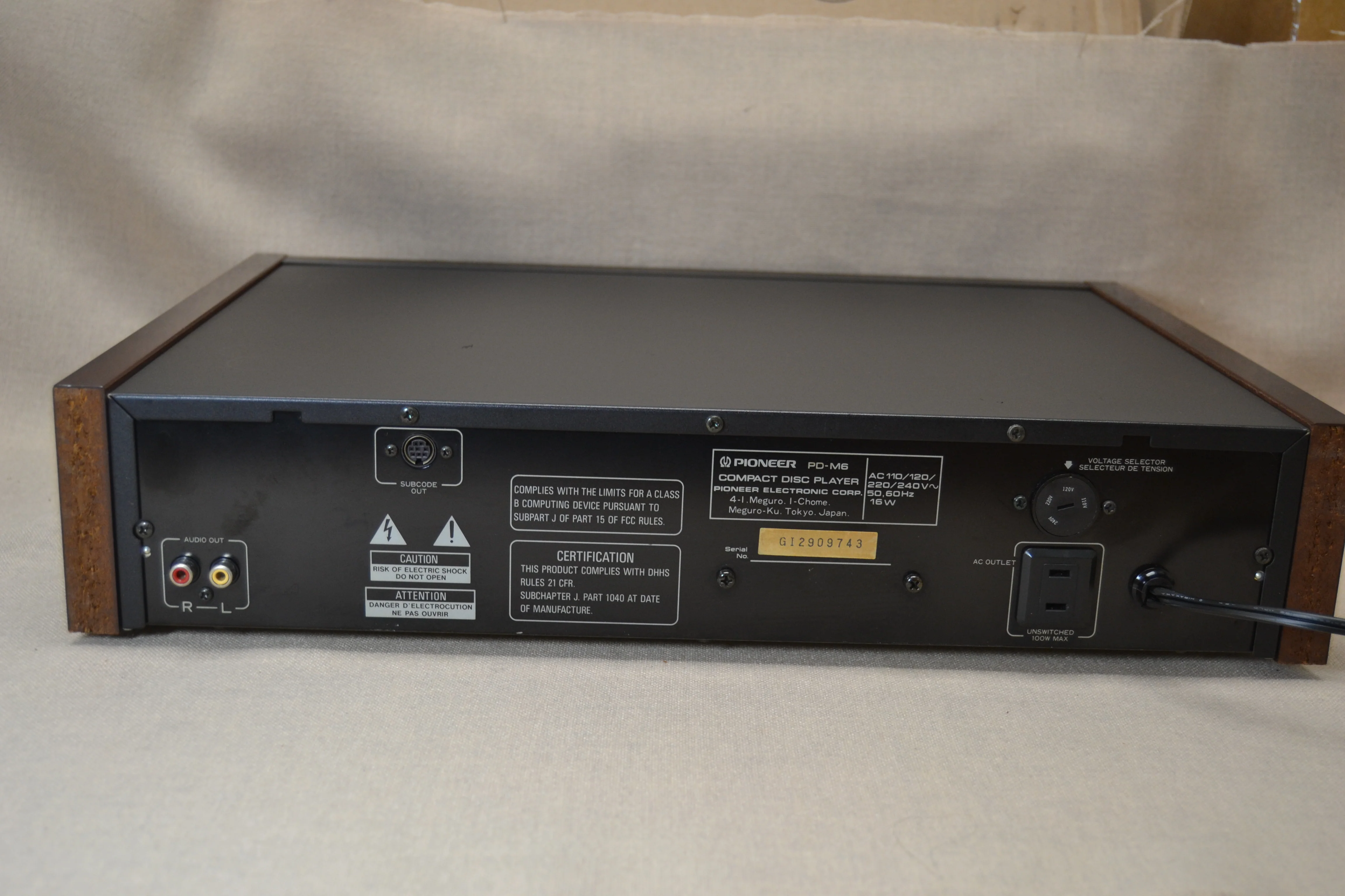 Pioneer PD-M6 CD Changer 6 Disc Cartridge * Remote * Wood Panels - Image 8