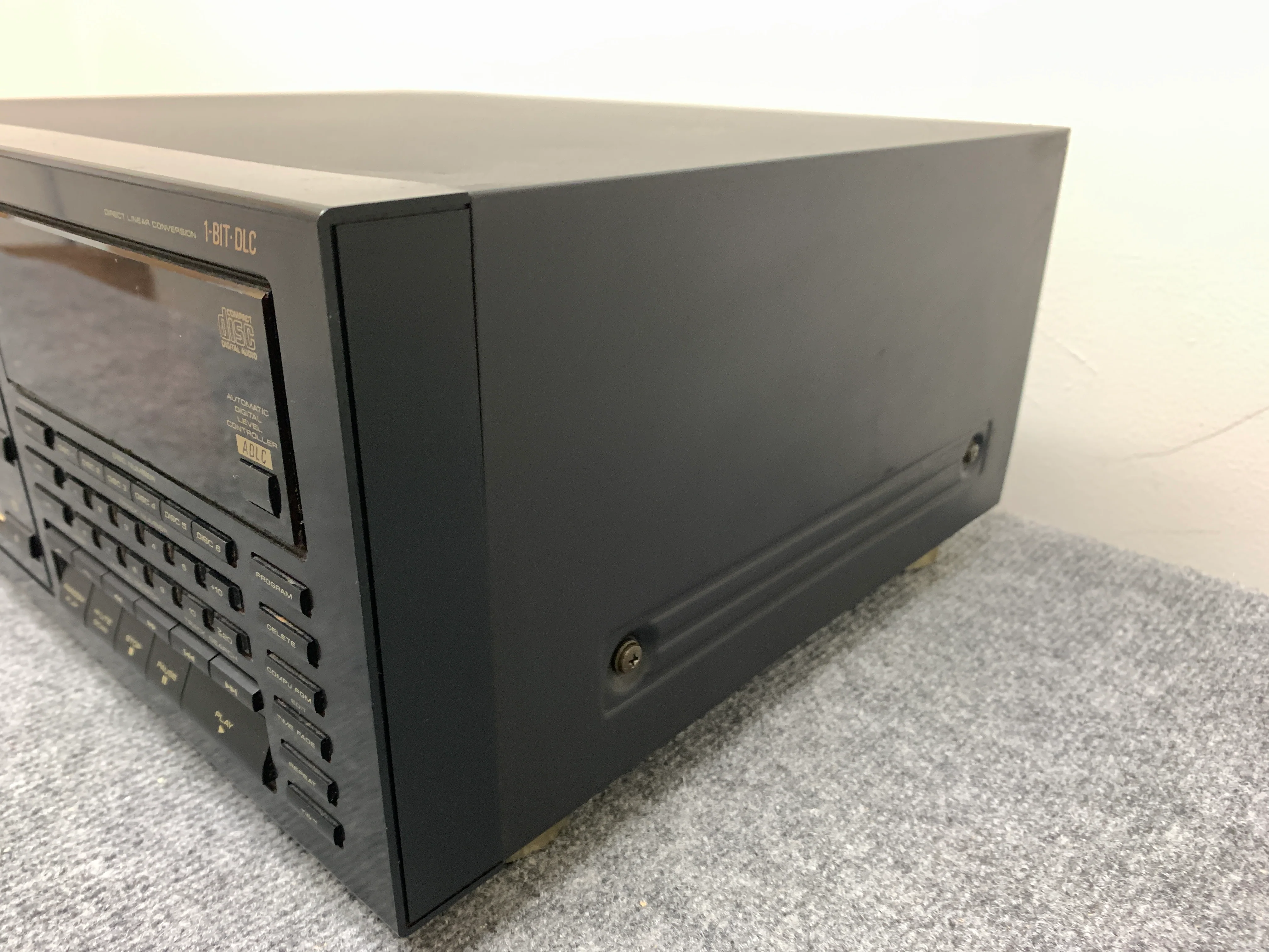 Pioneer PD-TM1 CD Changer - 18 Discs - Image 9
