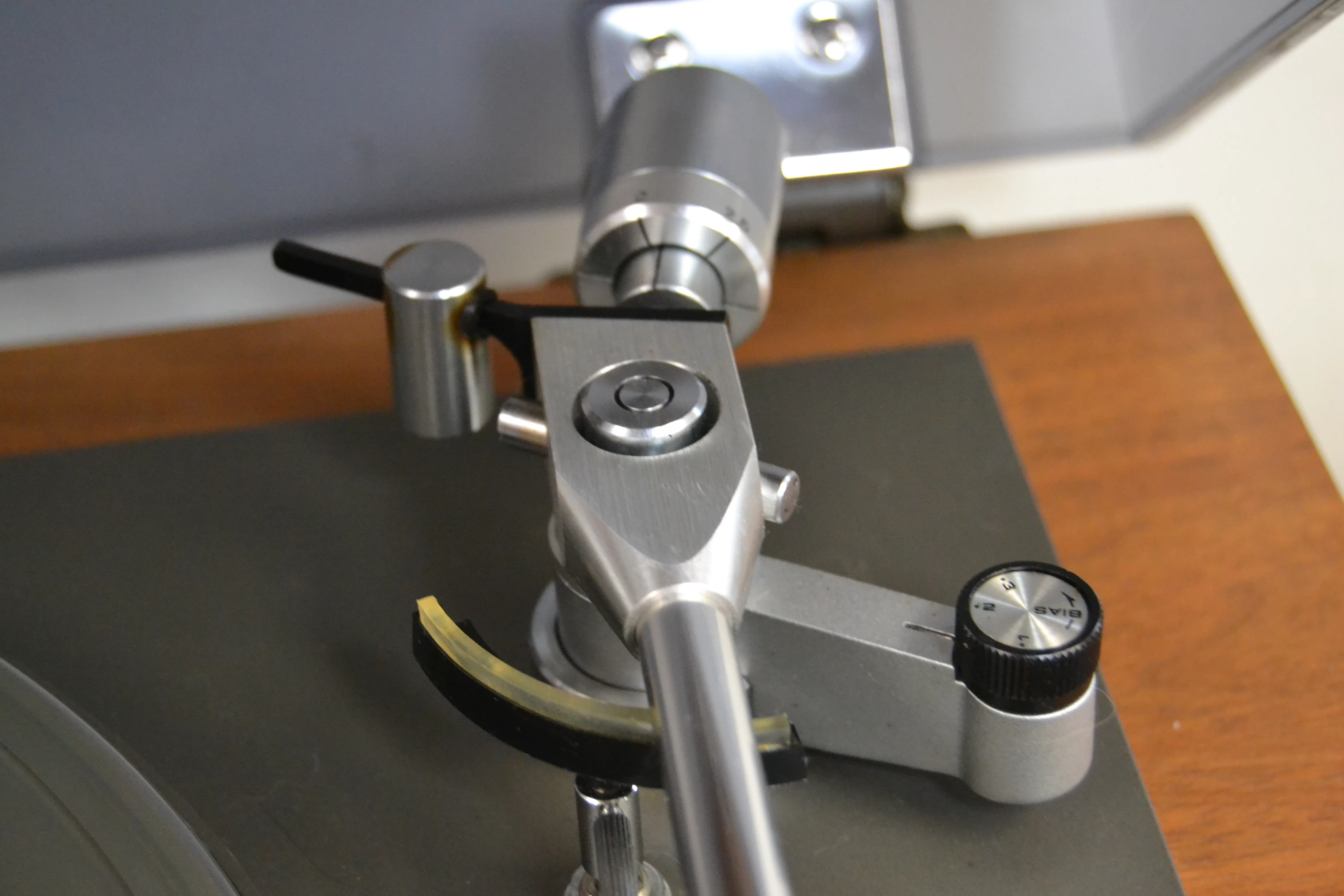 Pioneer PL-50 Belt Drive Turntable - Image 8