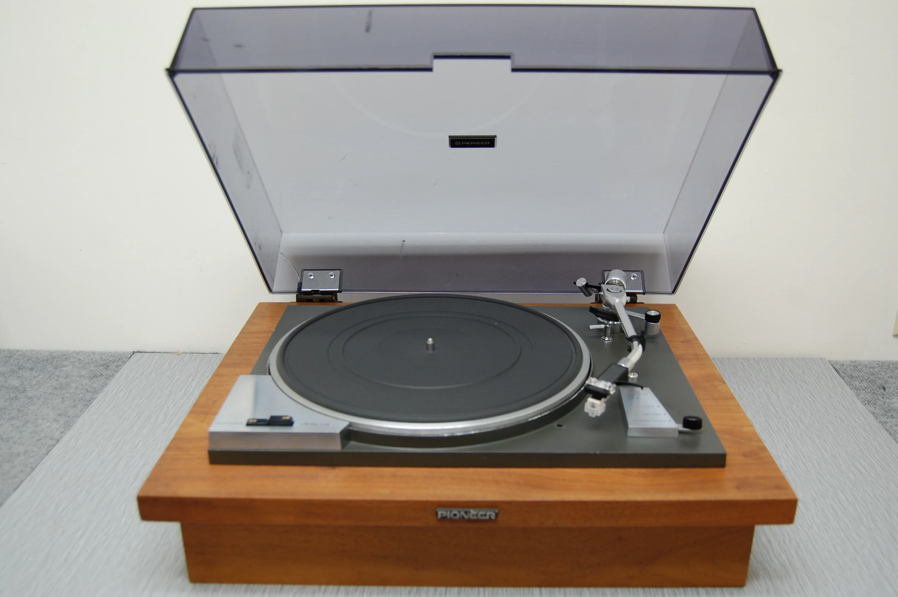 Pioneer PL-50 Belt Drive Turntable - NEW Audio Technica AT3600 Cartridge - Image 2