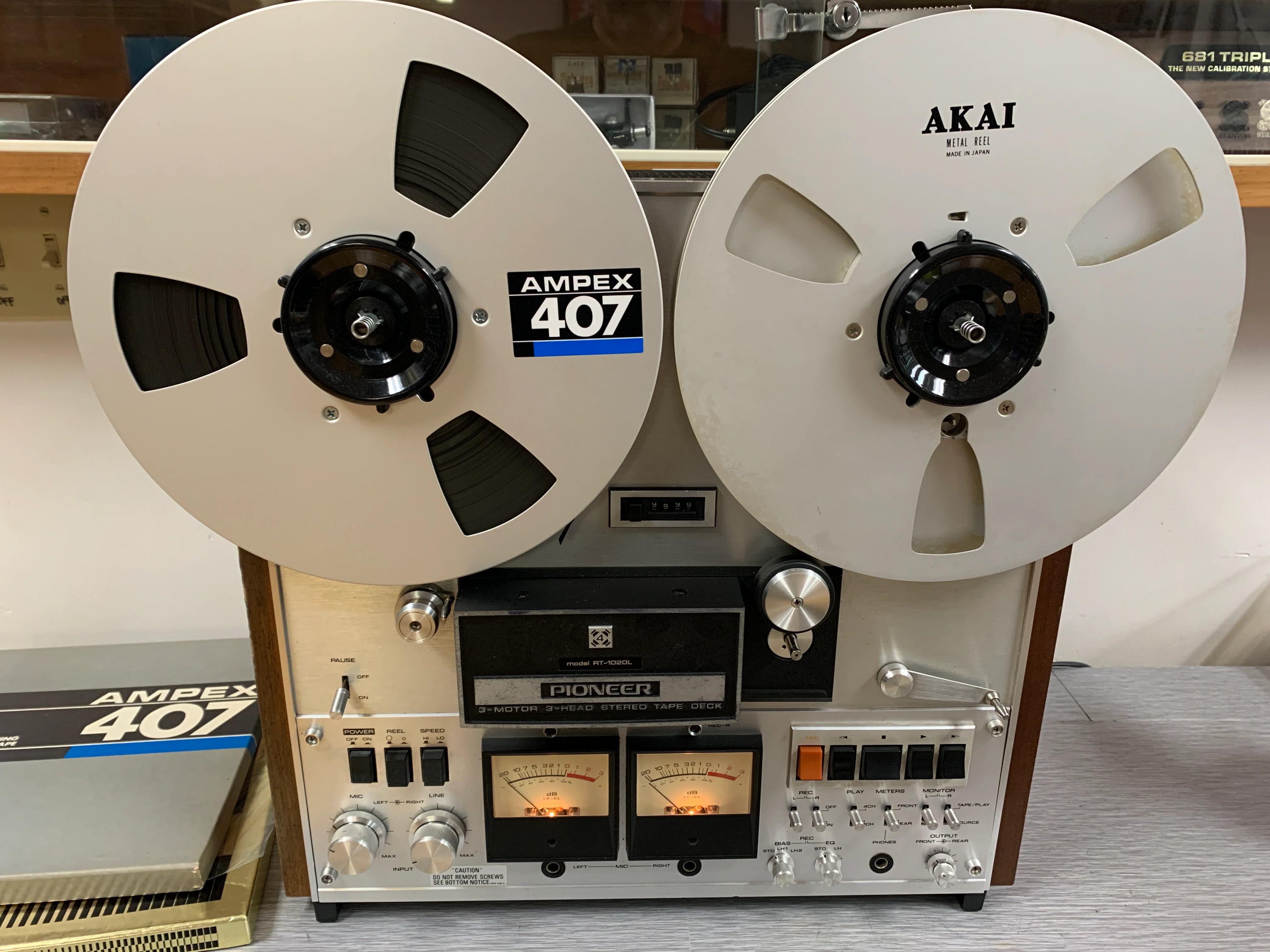 Pioneer RT-1020L Three Motor Three Head Stereo Tape Deck (1974-77) - Image 2