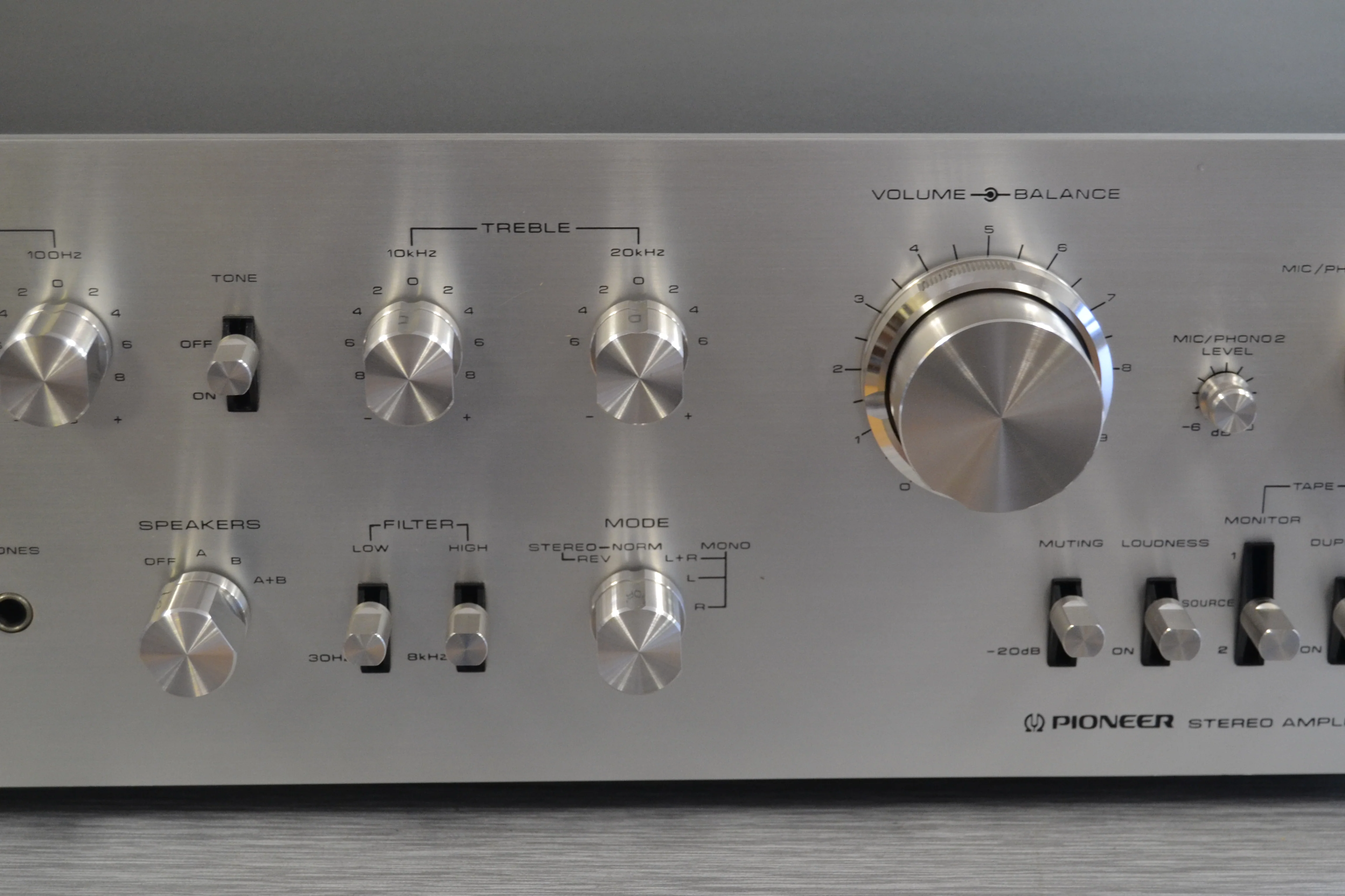 Pioneer SA-8500 Integrated Amplifier - Image 3