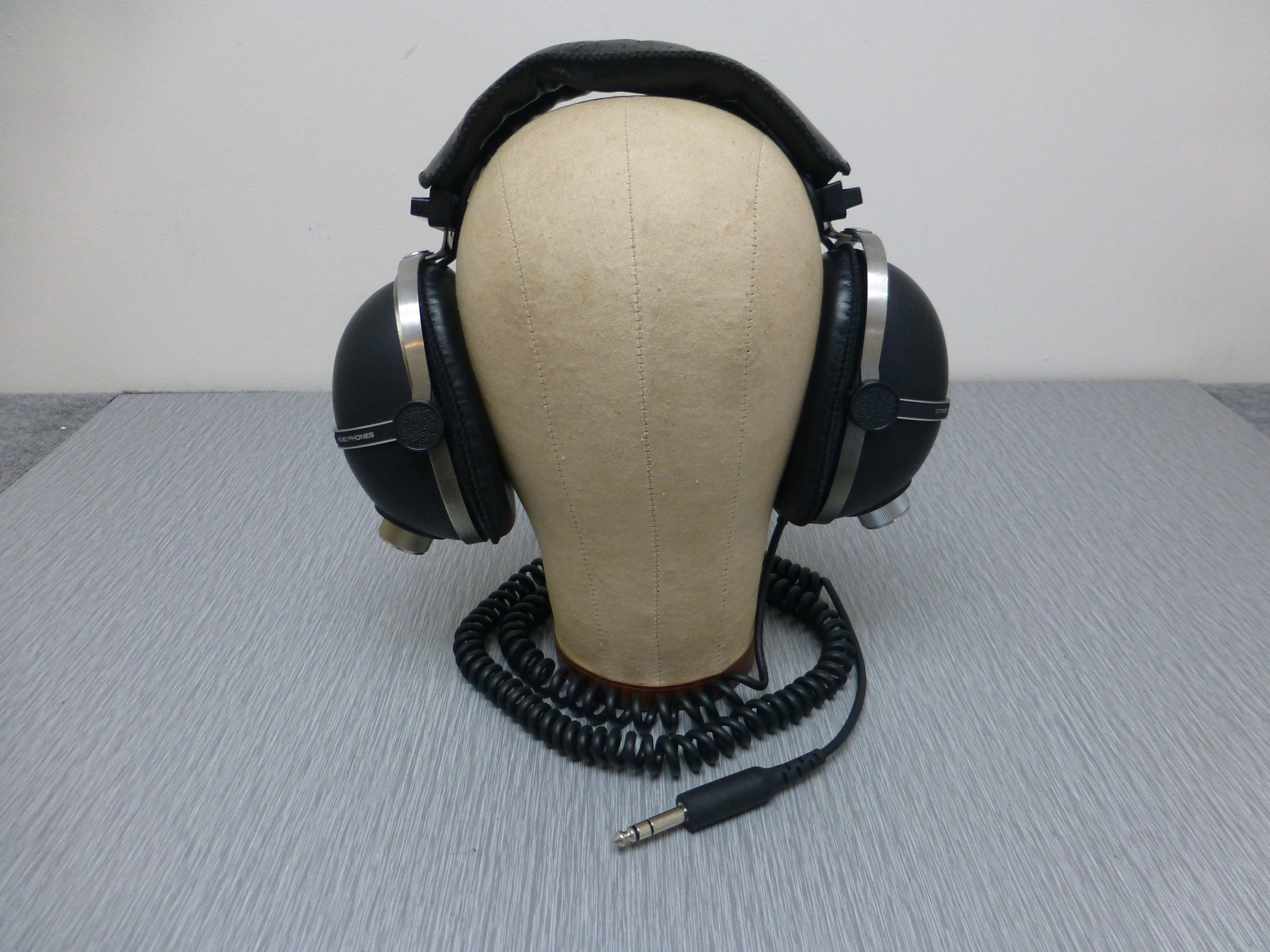 Pioneer SE-405 Stereo Headphones - Image 2